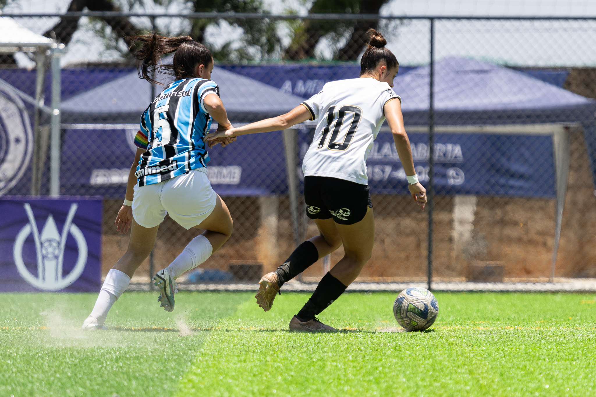 Fla se isola na ponta do Brasileirão Feminino ao derrotar