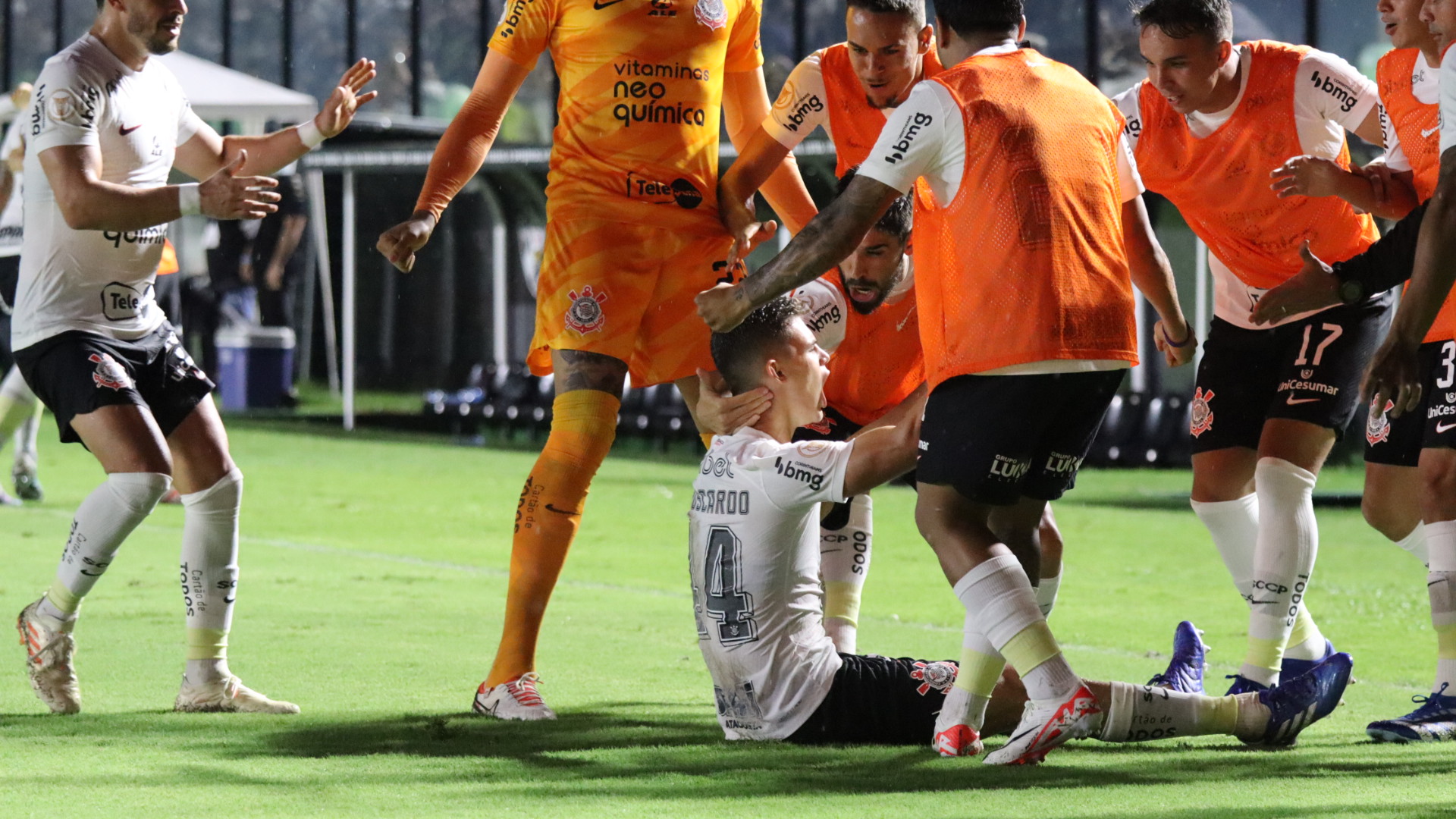 Wesley marca seu primeiro gol pelo time profissional do Corinthians