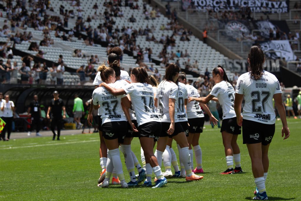 Corinthians faz 8 a 0 e atropela Palmeiras no Paulistão Feminino