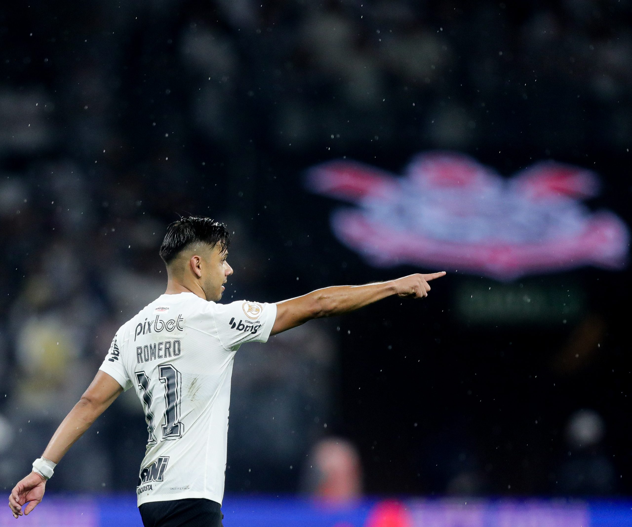 Corinthians chega na Arena do Grêmio com dois desfalques e um time de  pendurados; confira os nomes