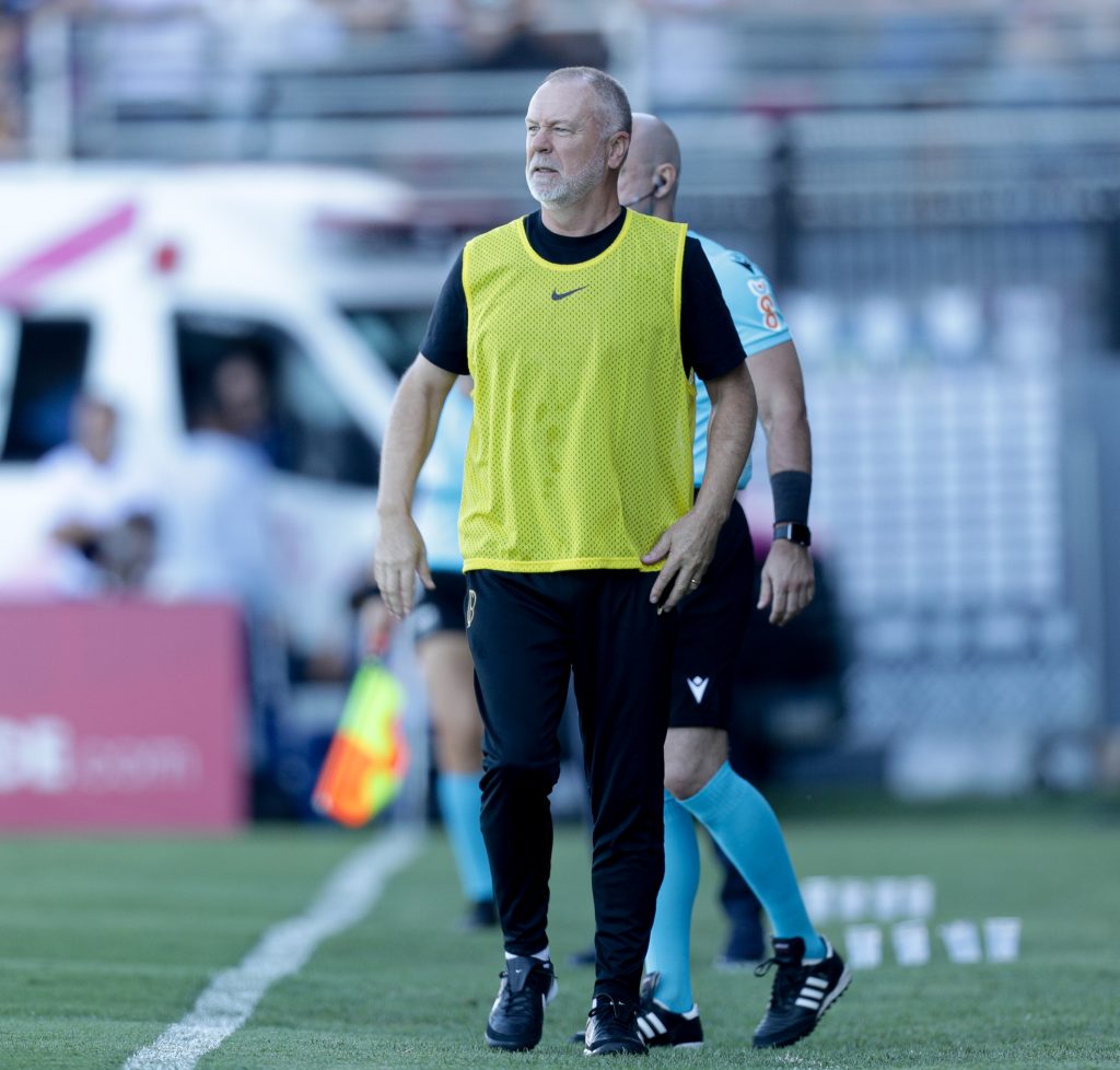 Técnico do Corinthians explica ausências de Lucas Veríssimo e Renato  Augusto contra Bragantino