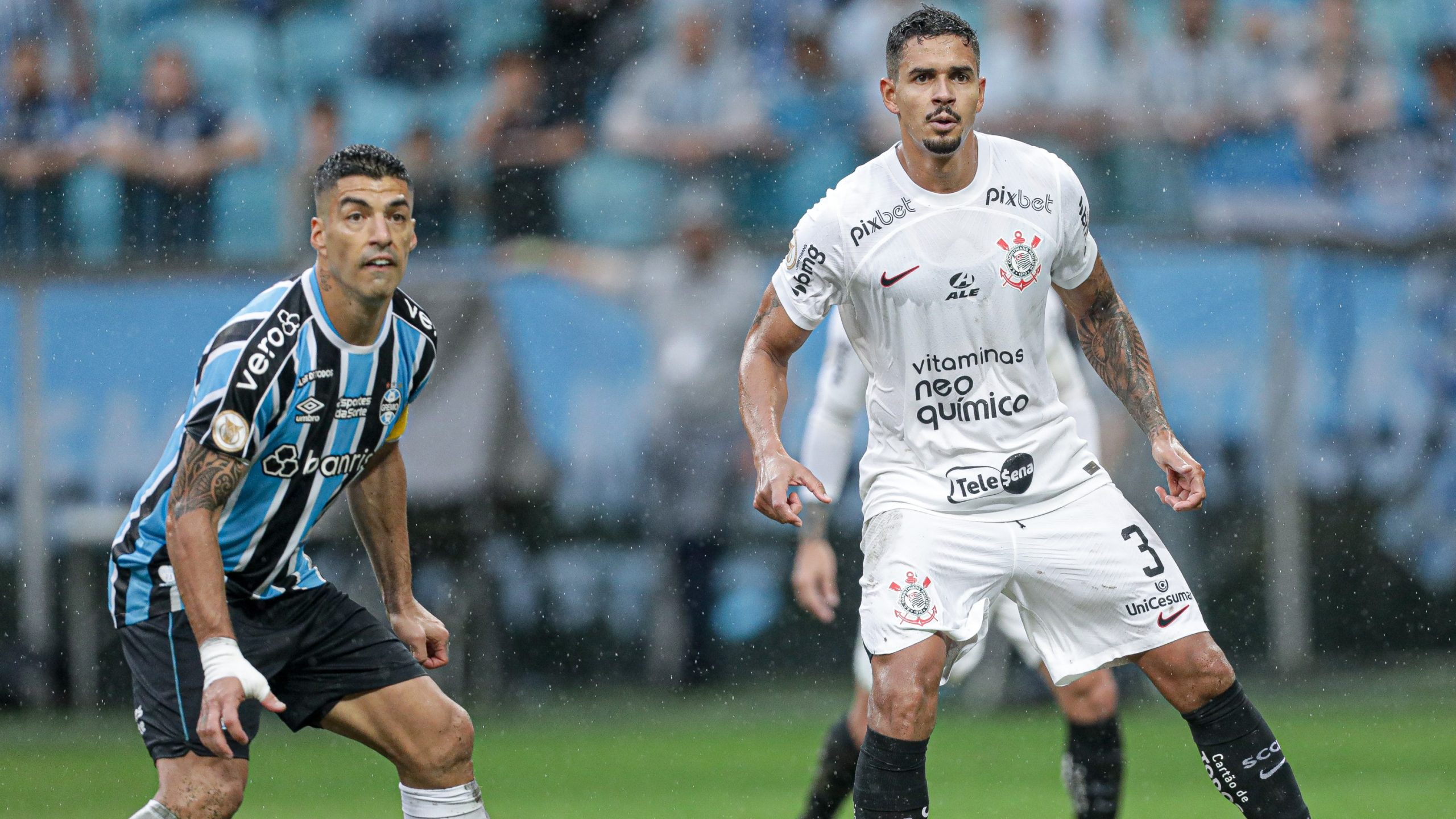 Em jogo difícil em Porto Alegre, Timão vence Grêmio e respira no