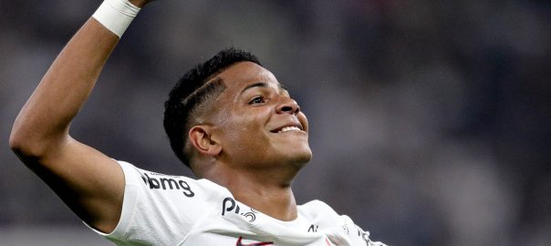 Wesley entra na segunda etapa e soma bons números em empate do Corinthians  com o Grêmio; confira