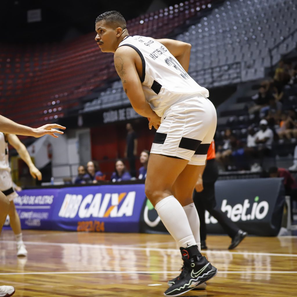 Corinthians vira para cima do Pato e vence a segunda consecutiva no Novo  Basquete Brasil