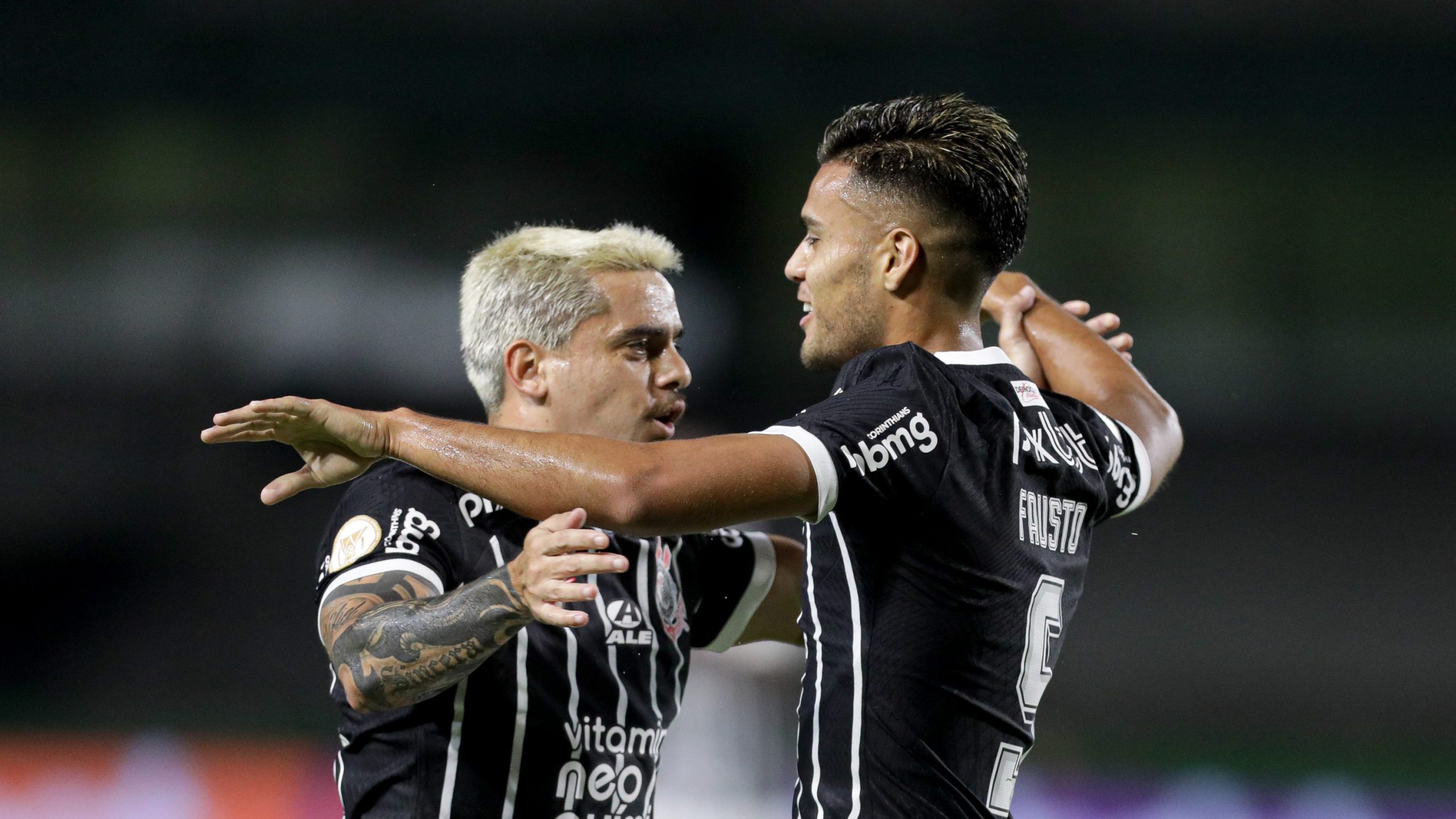 Corinthians registra pior público na temporada em vitória contra o