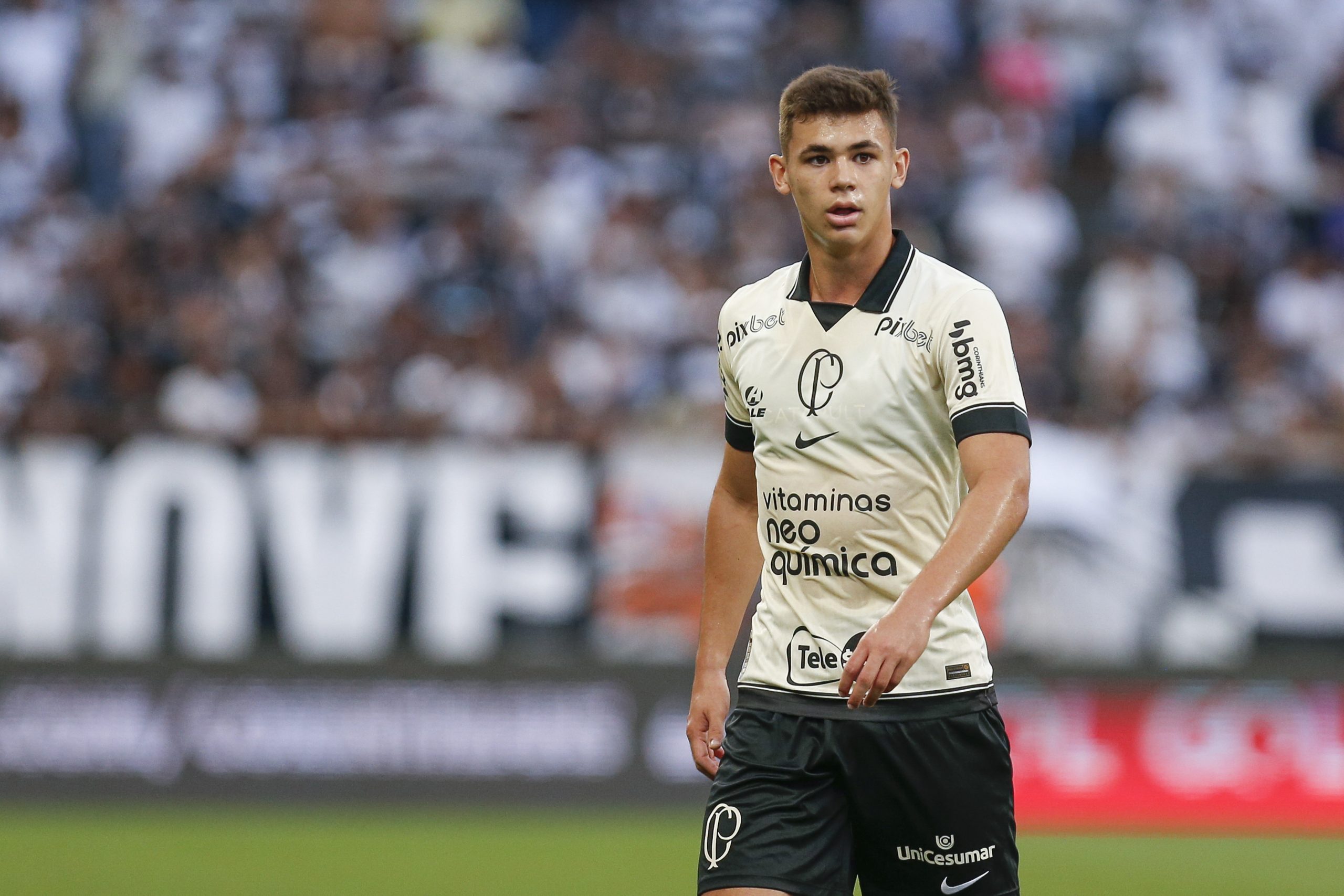 Zagueiro supera Fagner e se torna único jogador do Corinthians a participar  de todos os jogos da temporada