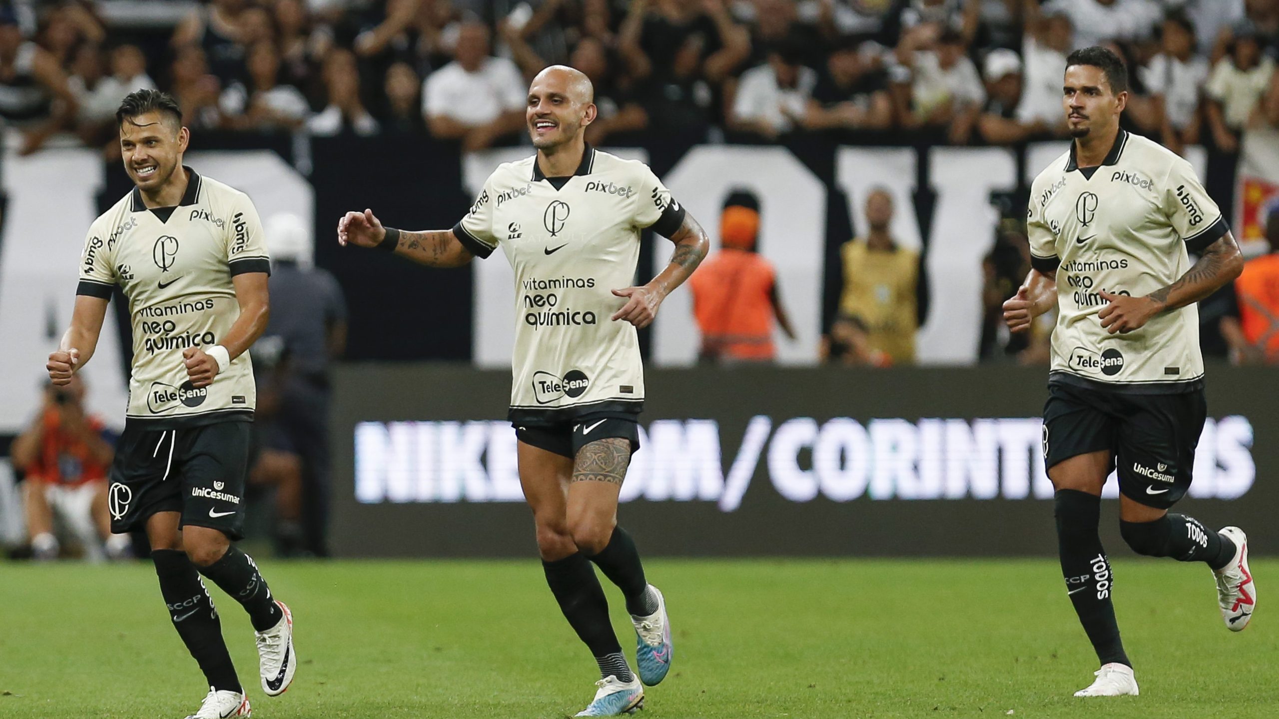 Corinthians chega a seis empates seguidos contra Internacional