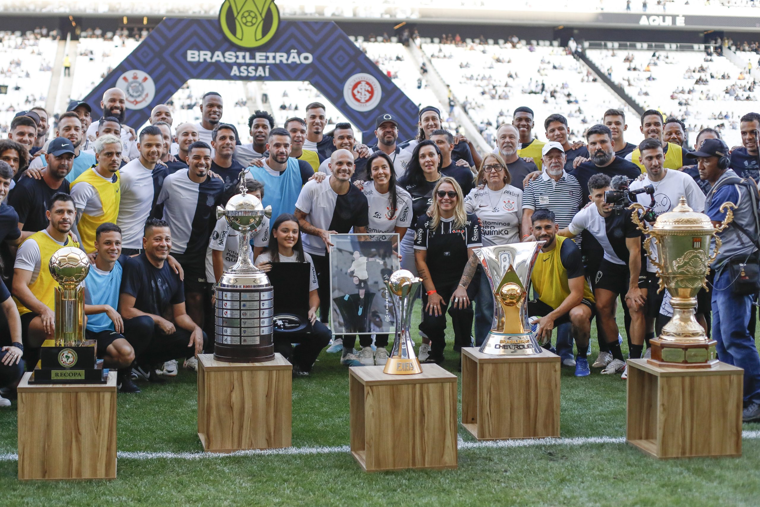 Fábio Santos vai se despedir do Corinthians em jogo contra Internacional;  veja detalhes