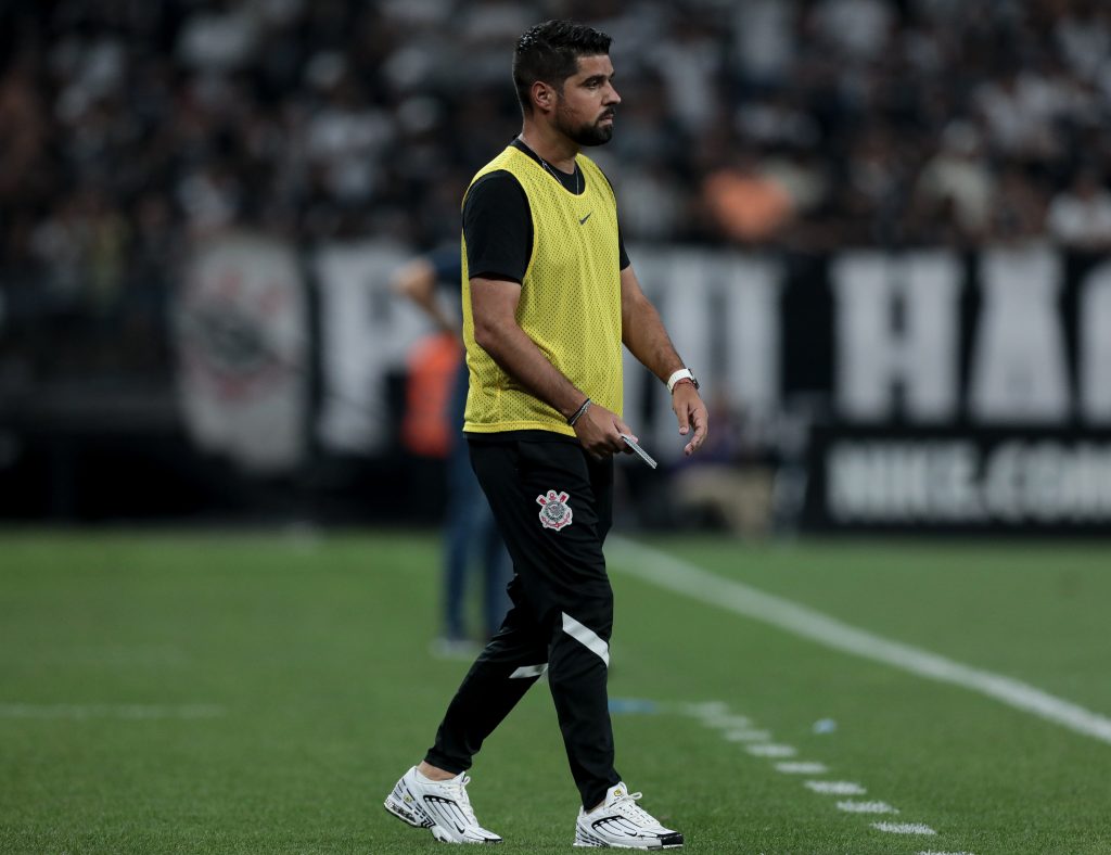 António Oliveira Comenta Sobre Condições Físicas Do Elenco Do Corinthians E Crítica Calendário 3325