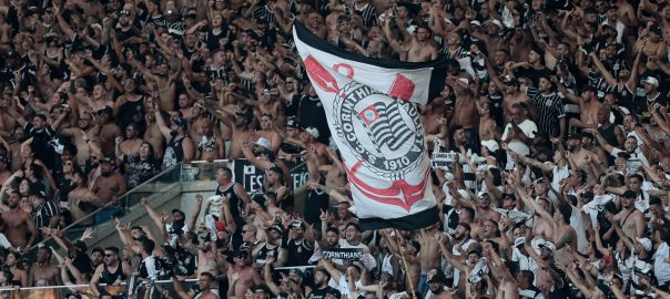 Gaviões da Fiel se reúne com diretoria do Corinthians para tratar