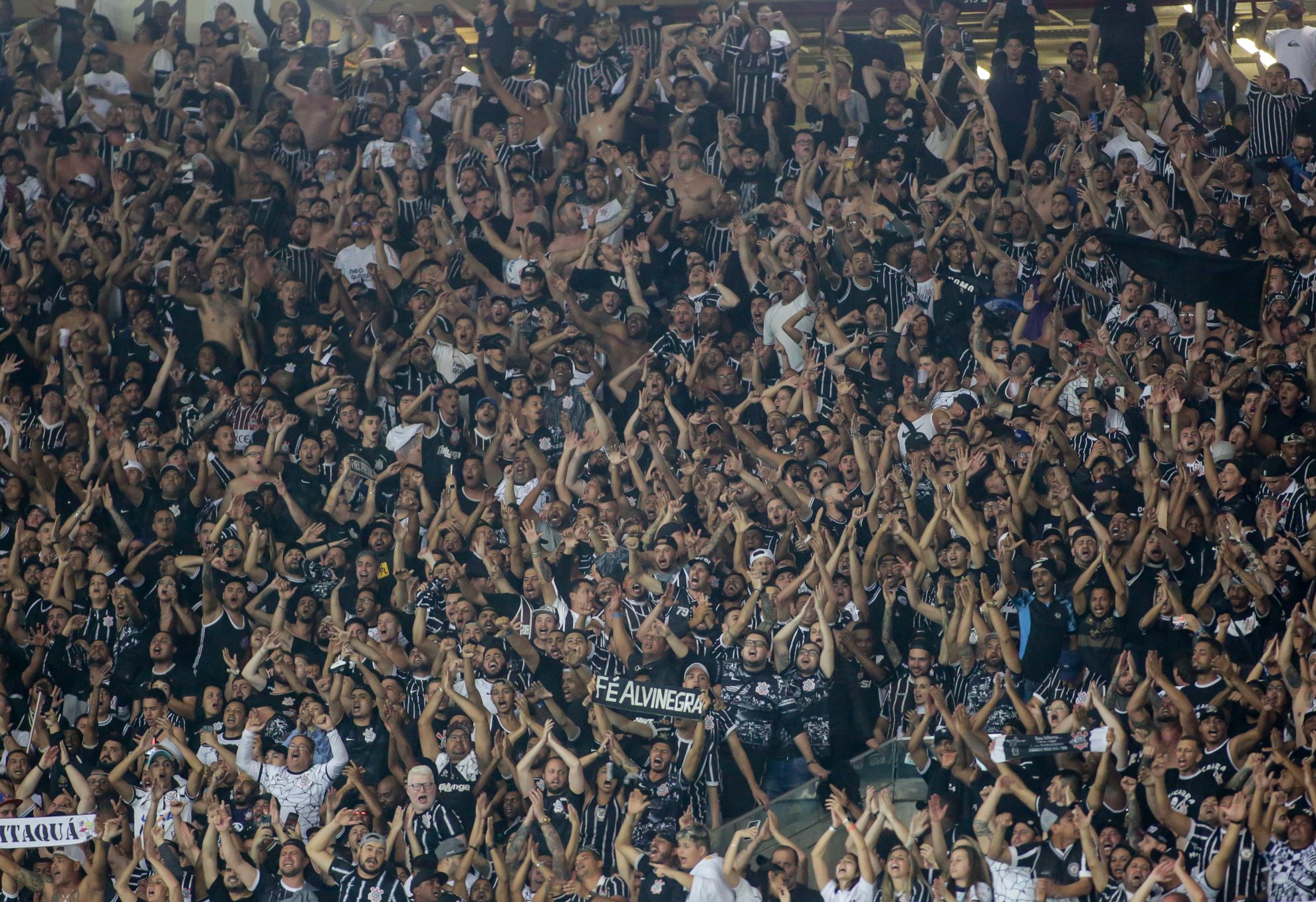 Dirigente do Flamengo fala sobre divisão de ingressos com o Corinthians para final no Maracanã