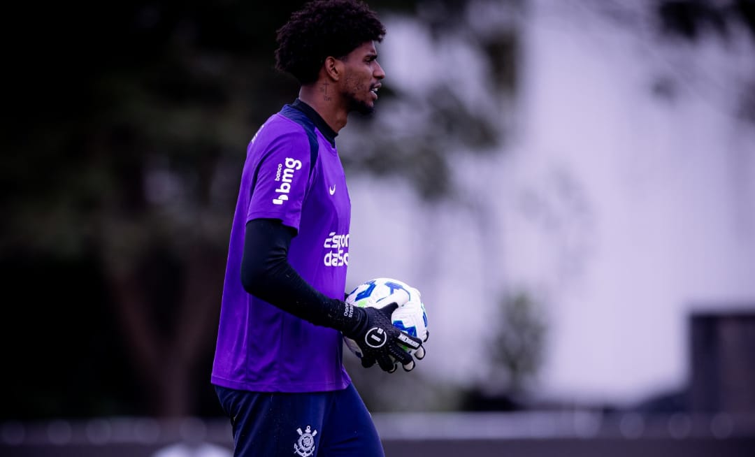 Goleiro do Corinthians projeta confrontos decisivos pelo Brasileirão e Sul-Americana