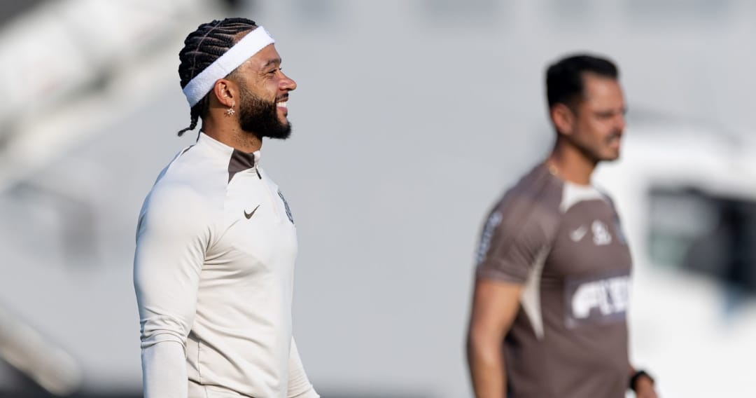 Ex-preparador físico do Corinthians detalha relação com Memphis Depay e diz que ciclo no clube não acabou