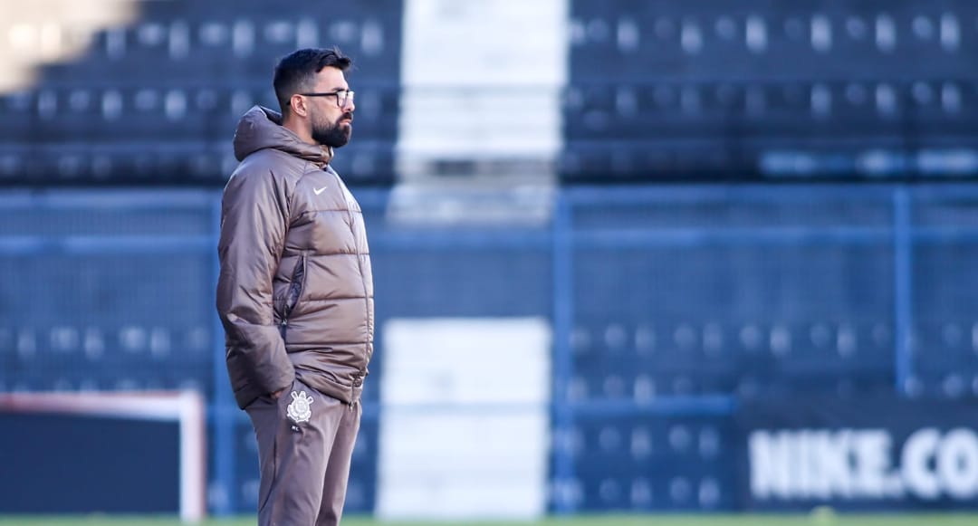 Técnico do Sub-17 do Corinthians comenta sobre empate no clássico Majestoso e erro de arbitragem