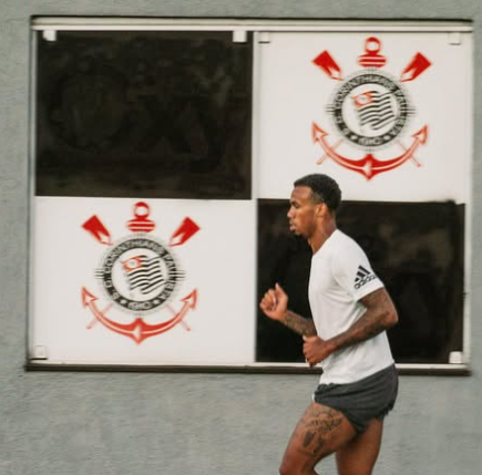 Zagueiro da Seleção Brasileira fala sobre final do Paulistão e sonho de jogar no Corinthians