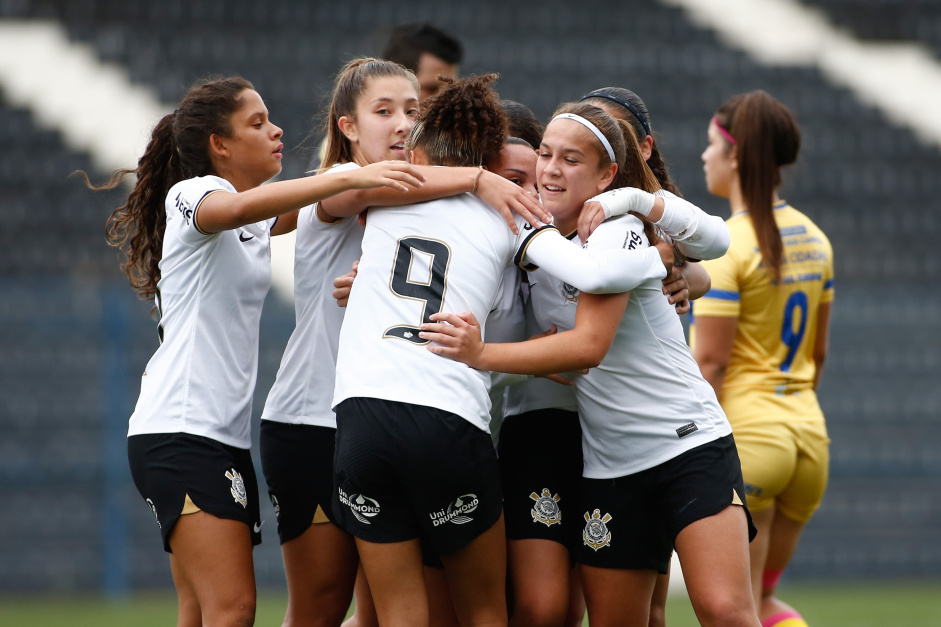 Brabinhas goleiam Recanto da Criança por 7 x 1 e mantêm 100% no Brasileirão Sub-17 - Brabinhas goleiam Recanto da Criança por 7 x 1 e mantêm 100% no Brasileirão Sub-17