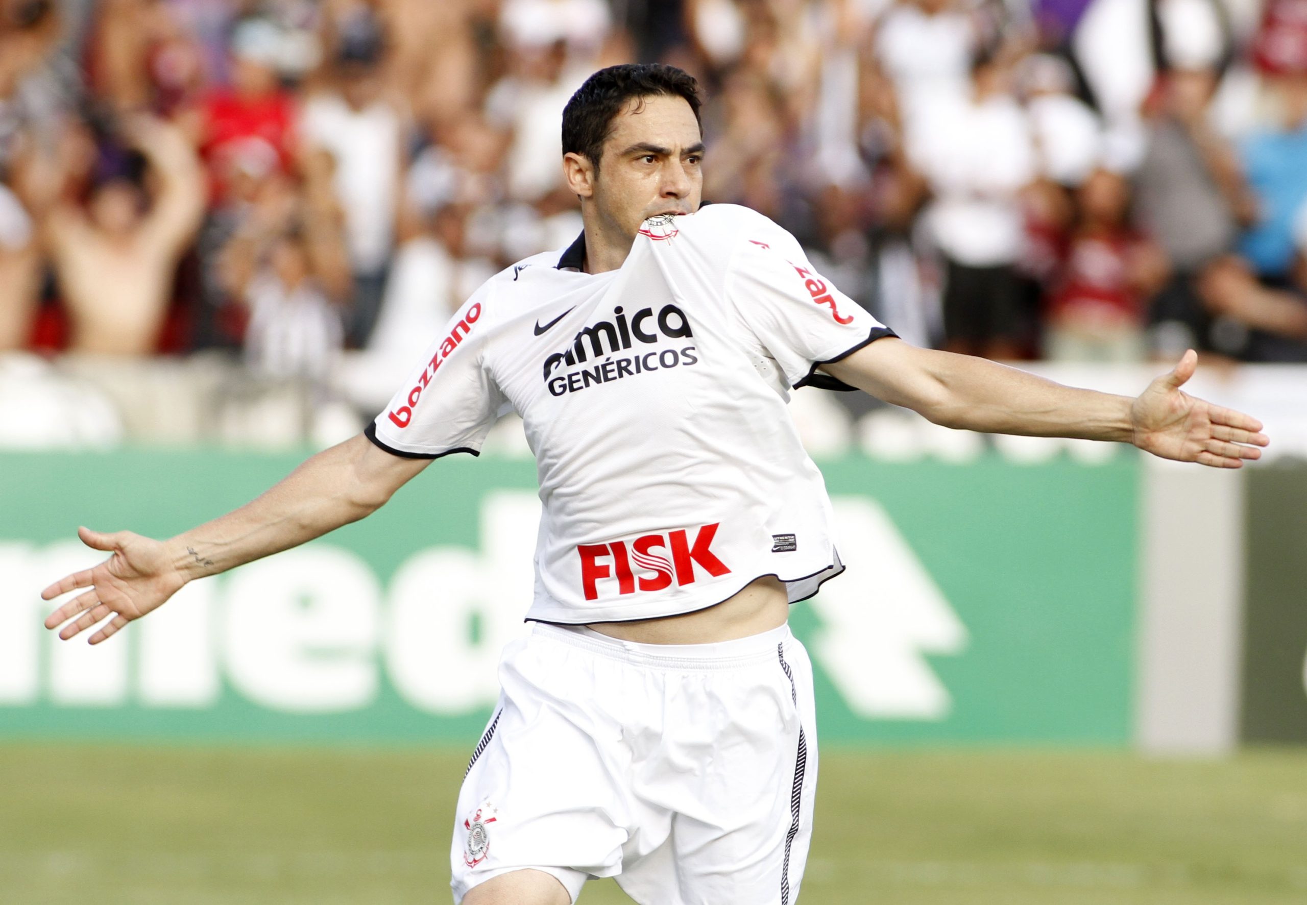 Chicão é confirmado no amistoso de 