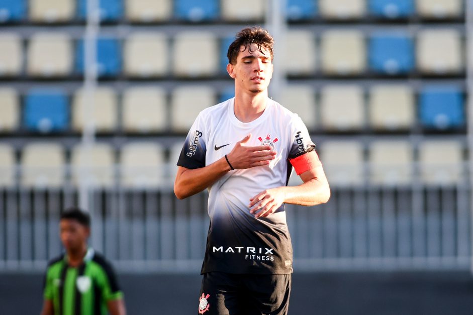 Raphael Laruccia explica promoção de Gui Bom ao Sub-20 e destaca integração com a base do Corinthians