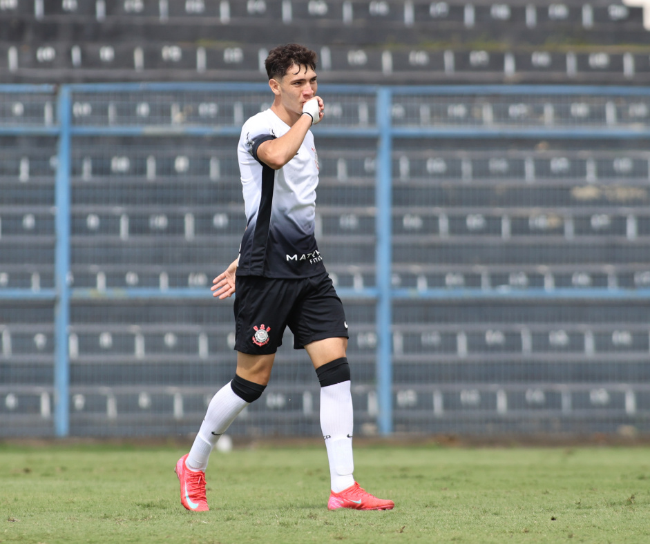 Técnico do Sub-20 do Corinthians comenta utilização dos atletas do Sub-17 na categoria