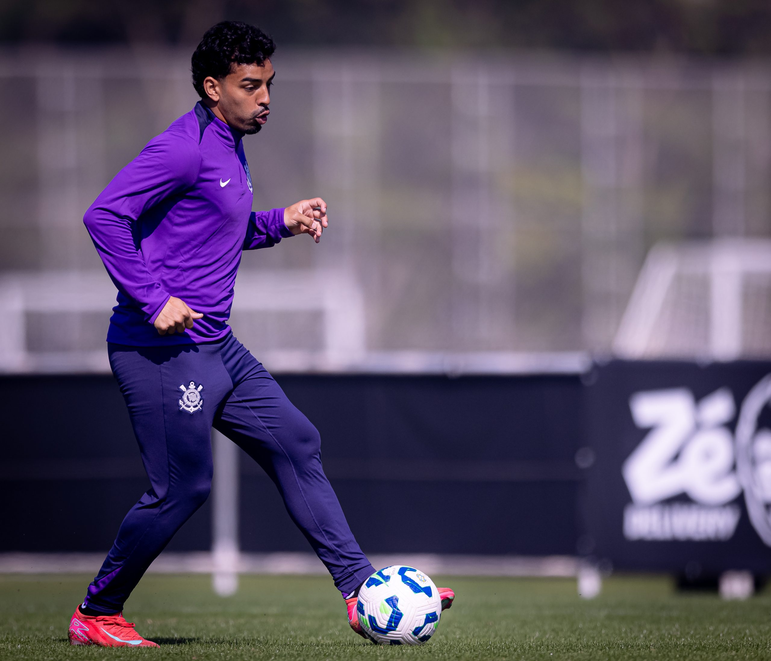 Lateral-esquerdo do Corinthians projeta duelo contra o Ceará no Campeonato Brasileiro