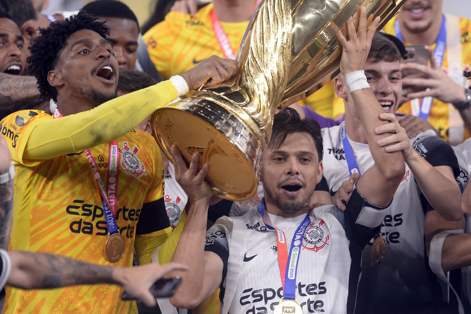 Corinthians chega a um acordo com jogadores sobre premiações do Brasileirão 2024 e Paulistão 2025