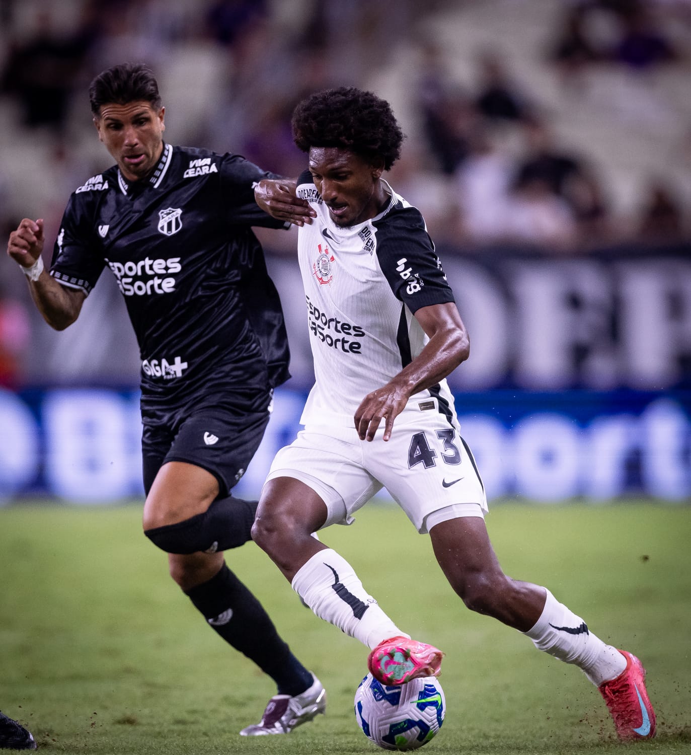 Atacante do Corinthians ressalta importância de gol marcado e comenta parceria com Gui Negão