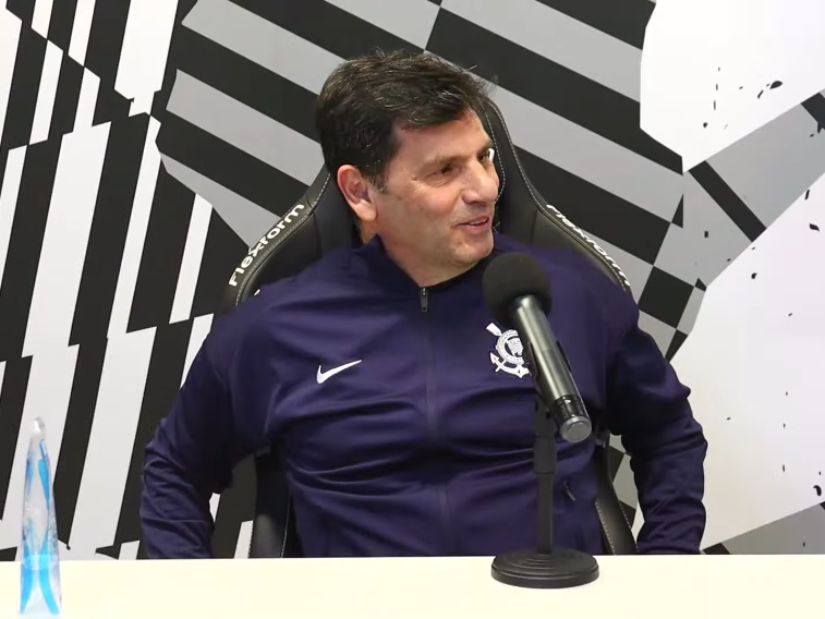 Gerente do Corinthians Futsal elogia formação de atletas na modalidade e analisa aposentadoria de Deives -