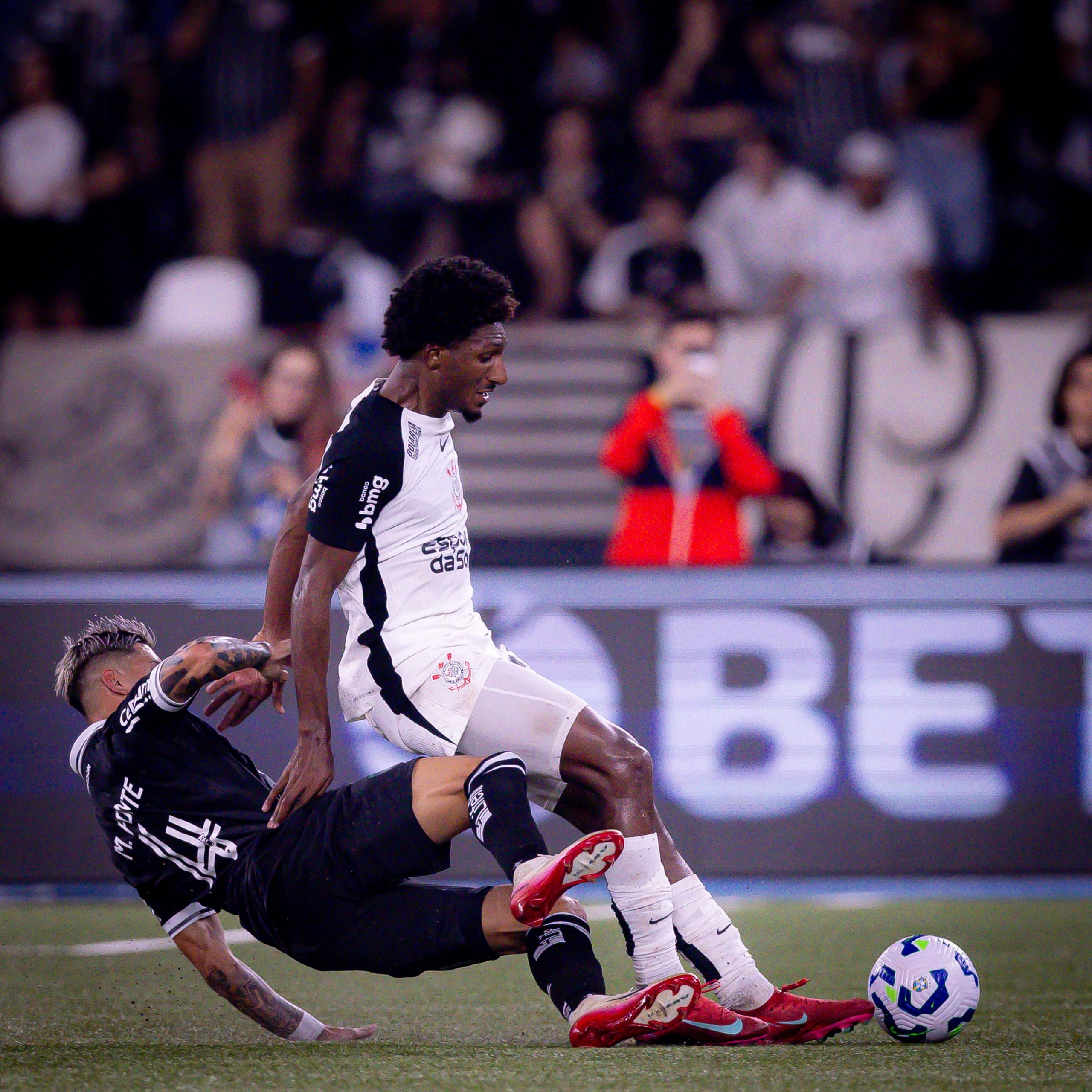 Disparidade de desempenho em casa e fora mantém Corinthians no meio da tabela do Brasileirão - Central do Timão