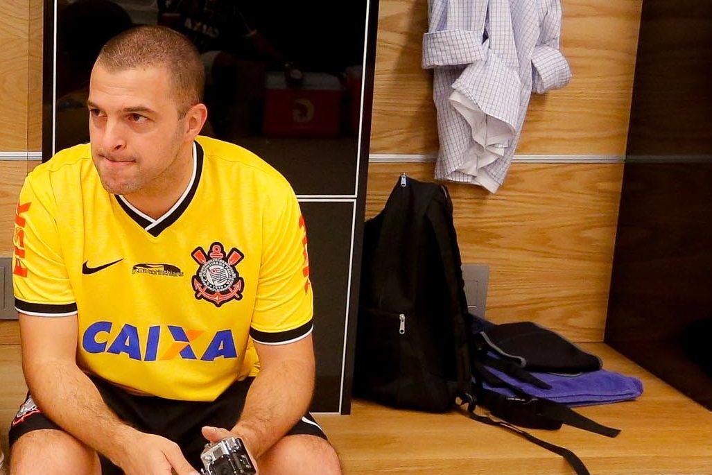 Ídolo do Corinthians vê dificuldades para Dorival implantar estilo de jogo e cobra mais proteção à zaga