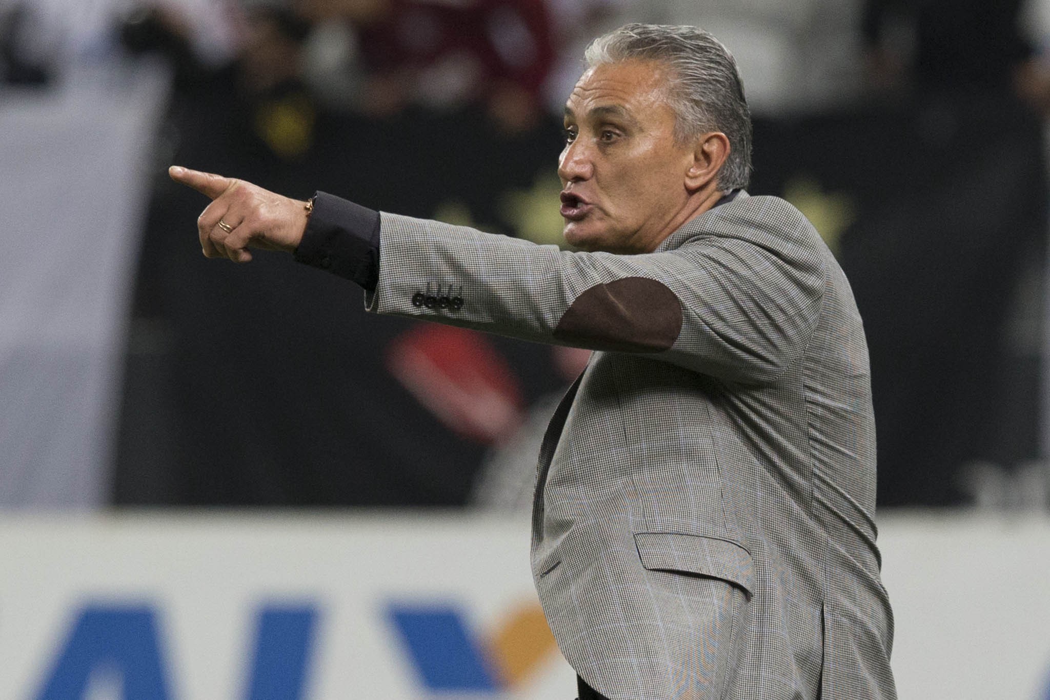 Tite fala sobre saúde mental, relembra conquistas no Pacaembu e explica por que não voltou ao Corinthians