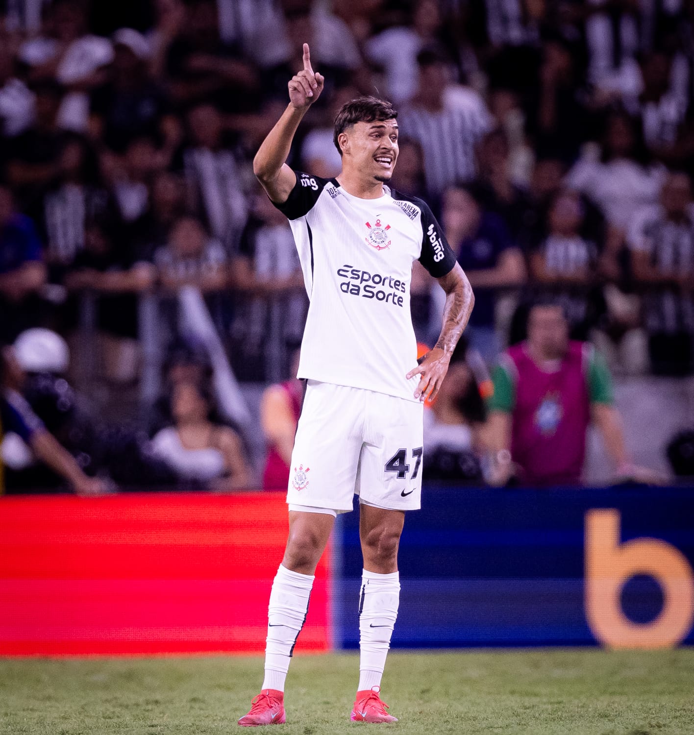 Zagueiro desfalca o Corinthians no próximo compromisso da equipe no Brasileirão