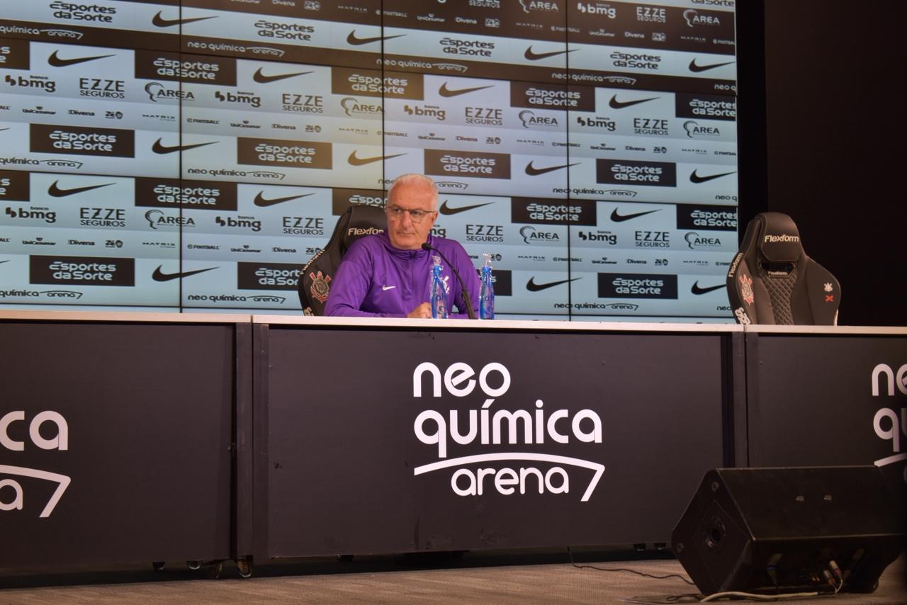 Dorival Júnior avalia elenco do Corinthians e projeta Derby de volta das oitavas da Copa do Brasil