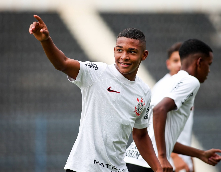 Destaque do Sub-15 do Corinthians é convocado para participar treinos na Seleção Brasileira da categoria