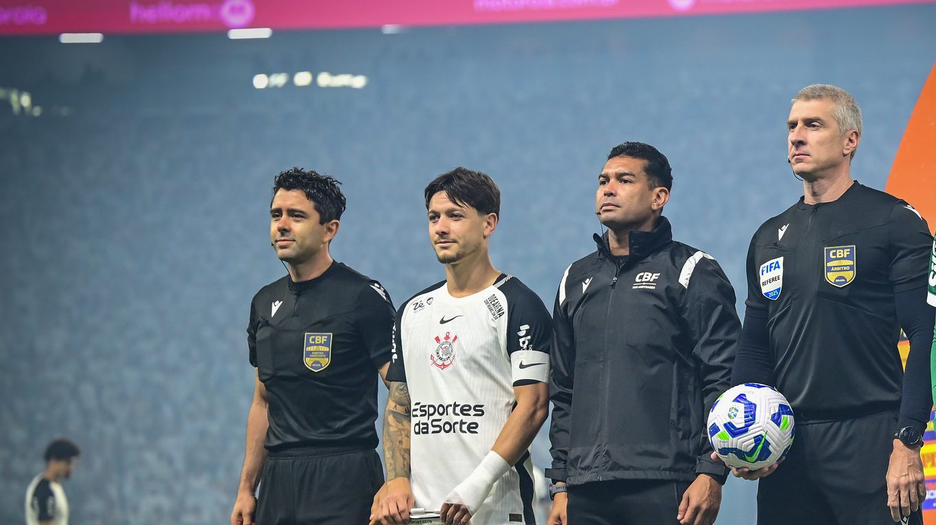 Corinthians lidera ranking de times com mais cartões amarelos do Brasileirão