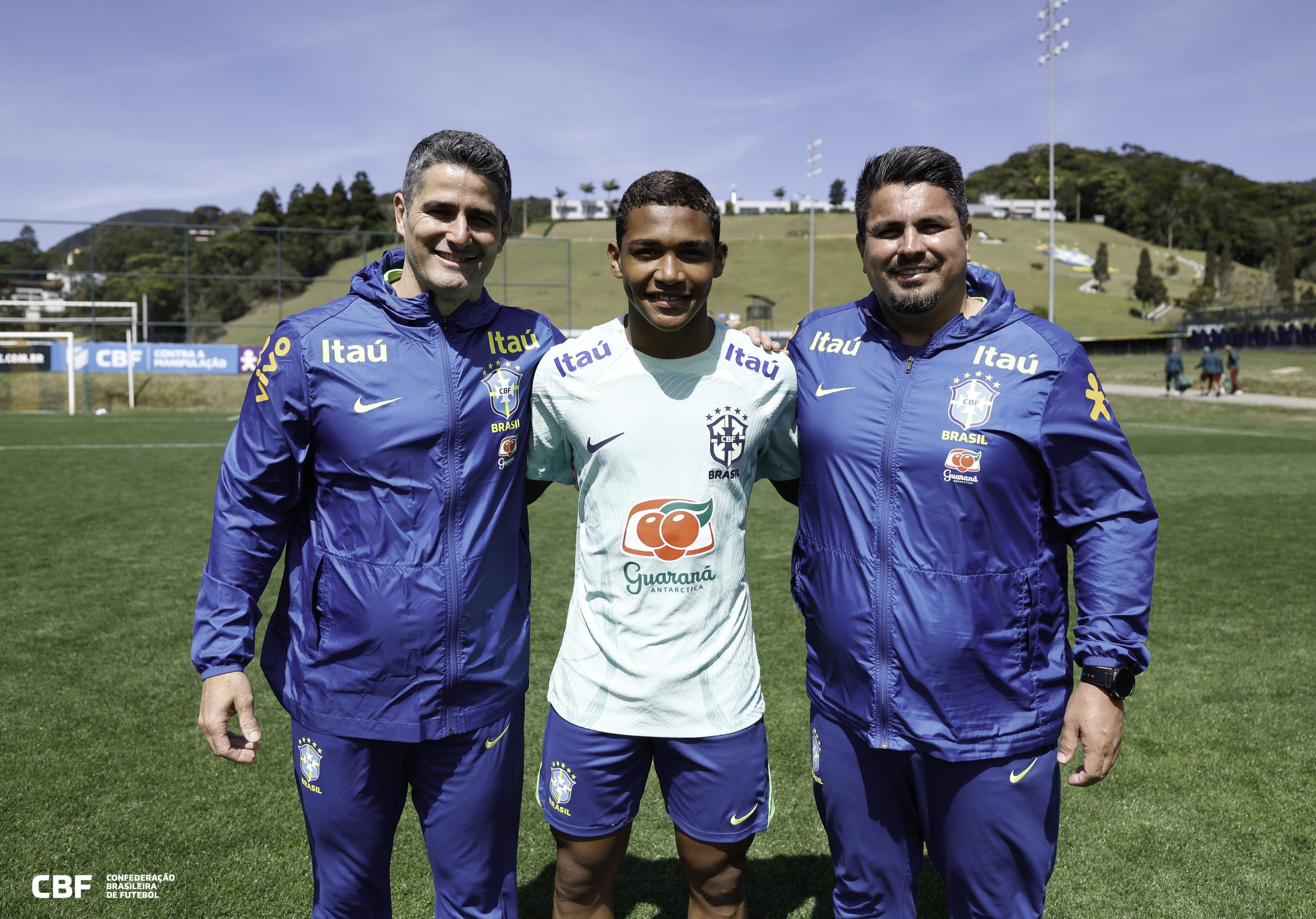 Meia do Corinthians fecha ciclo de treinos na Seleção Sub-15 com titularidade em goleada