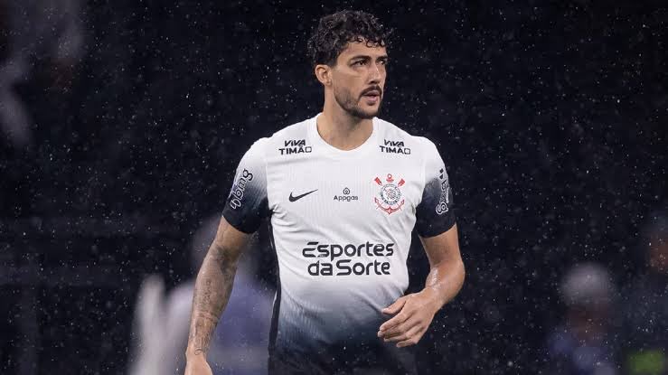 Corinthians agenda reunião para discutir renovação de zagueiro