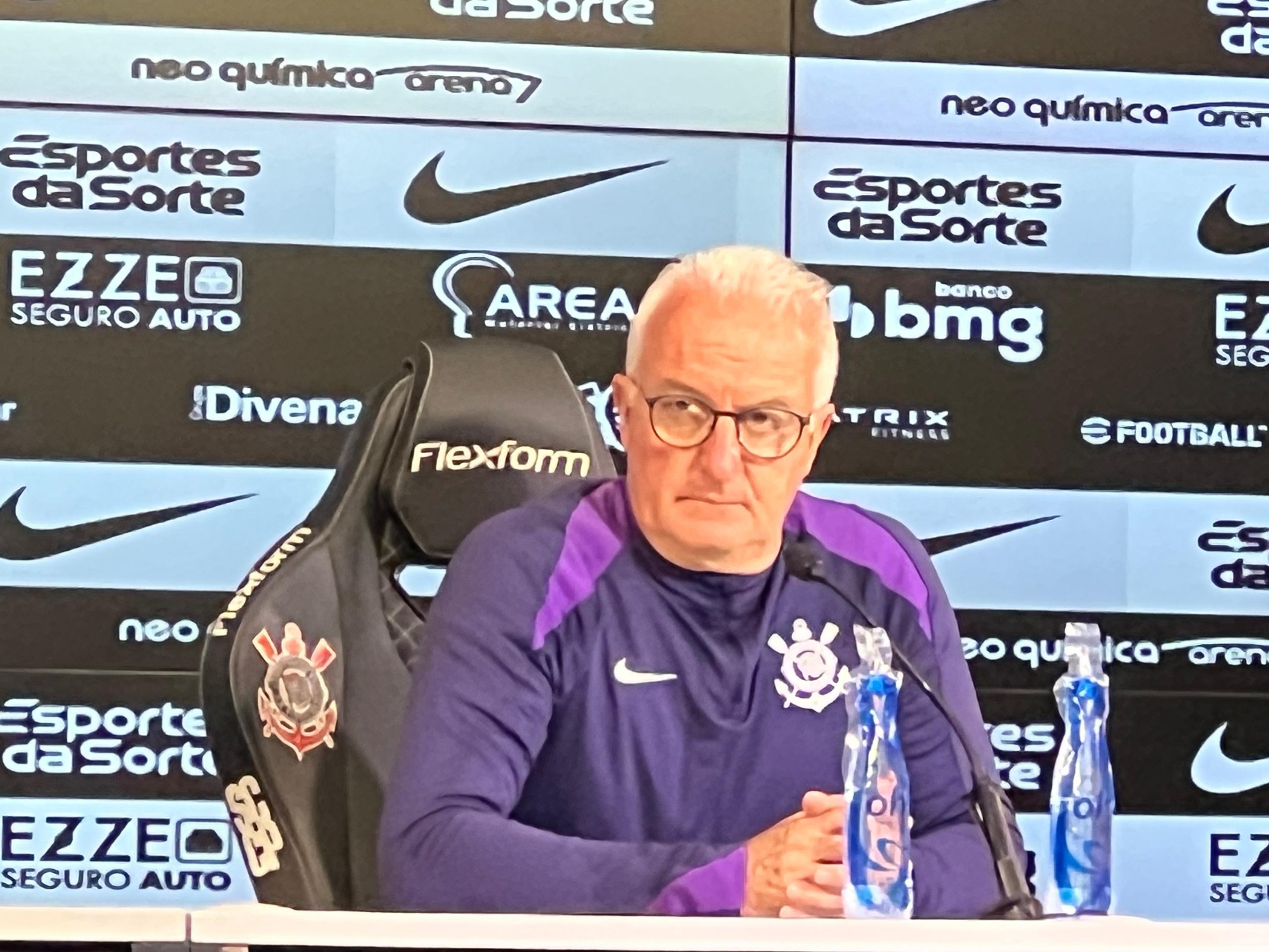 Técnico do Corinthians lamenta resultados recentes e lembra pedido por reforços à diretoria