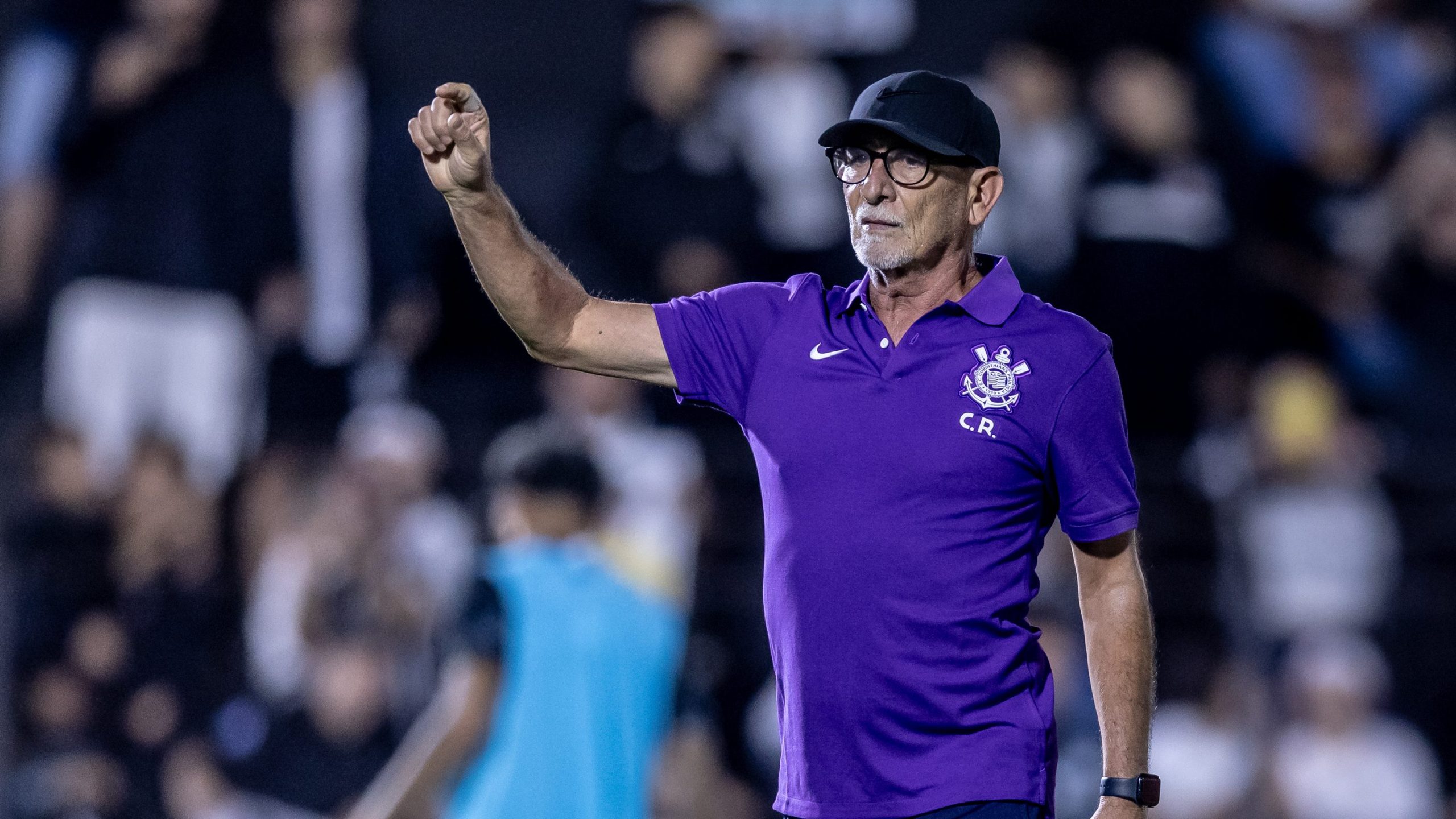 Árbitro detalha expulsão de preparador do Corinthians na súmula: 'Protesto de maneira ofensiva'