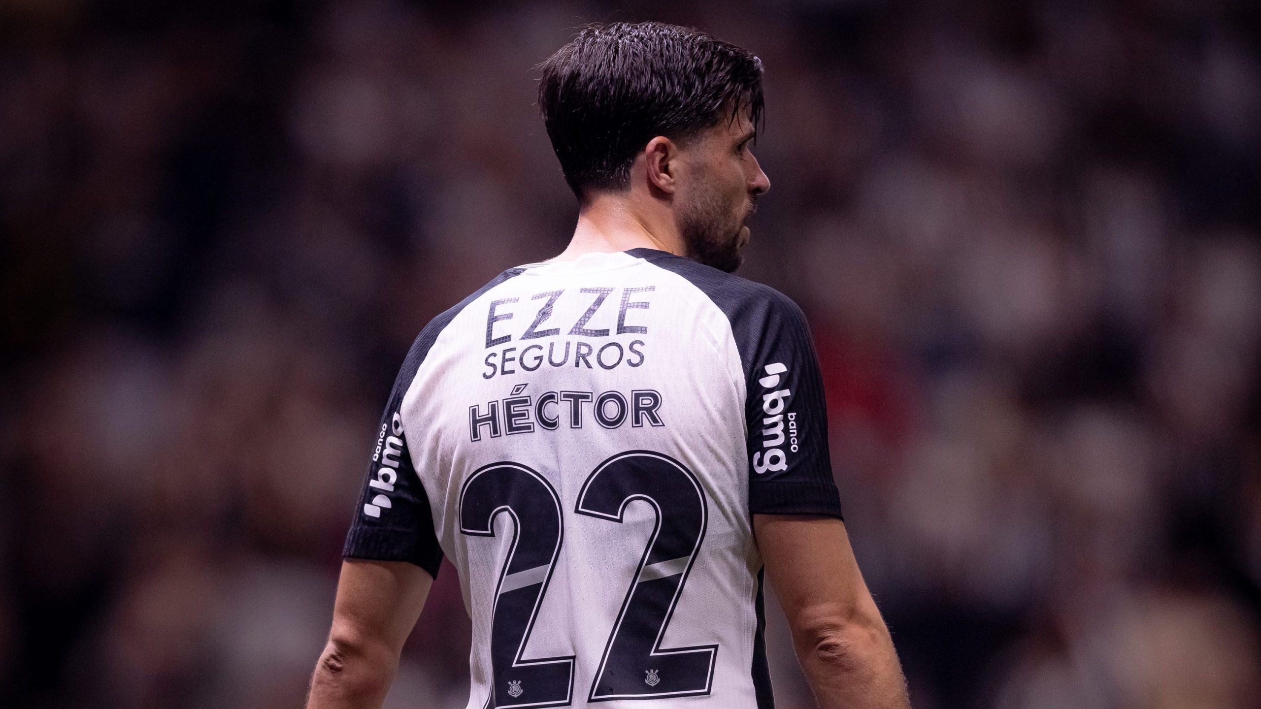 Afastado do Corinthians, Héctor Hernández registra piores números da carreira