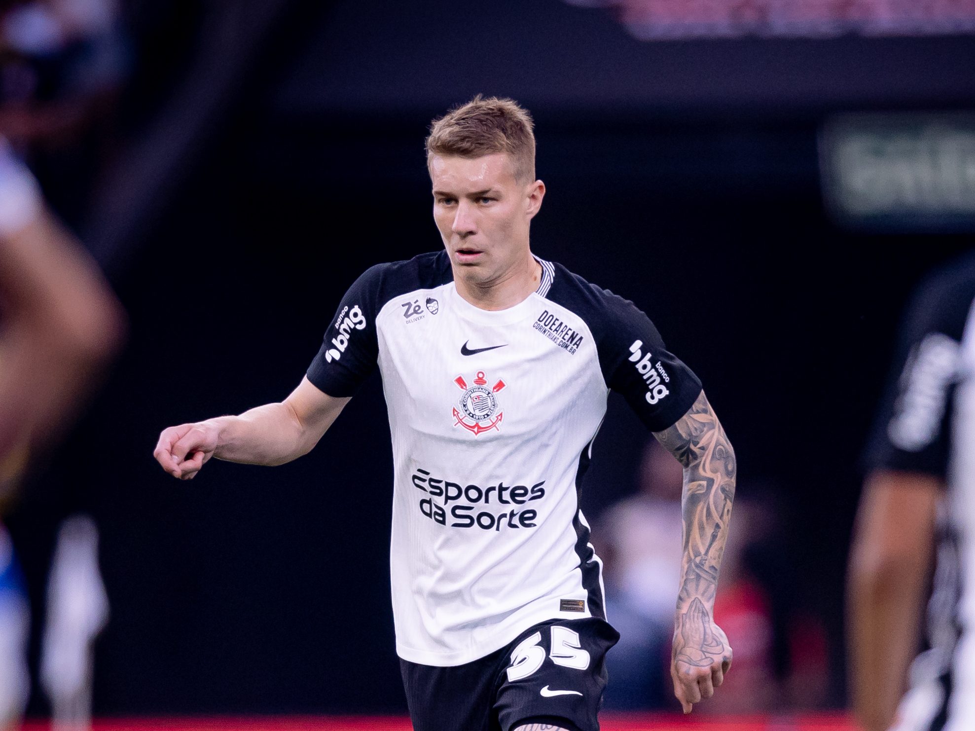 A escrita se mantém: volante chega a 24 jogos invicto jogando pelo Corinthians em 2025 - Central do Timão