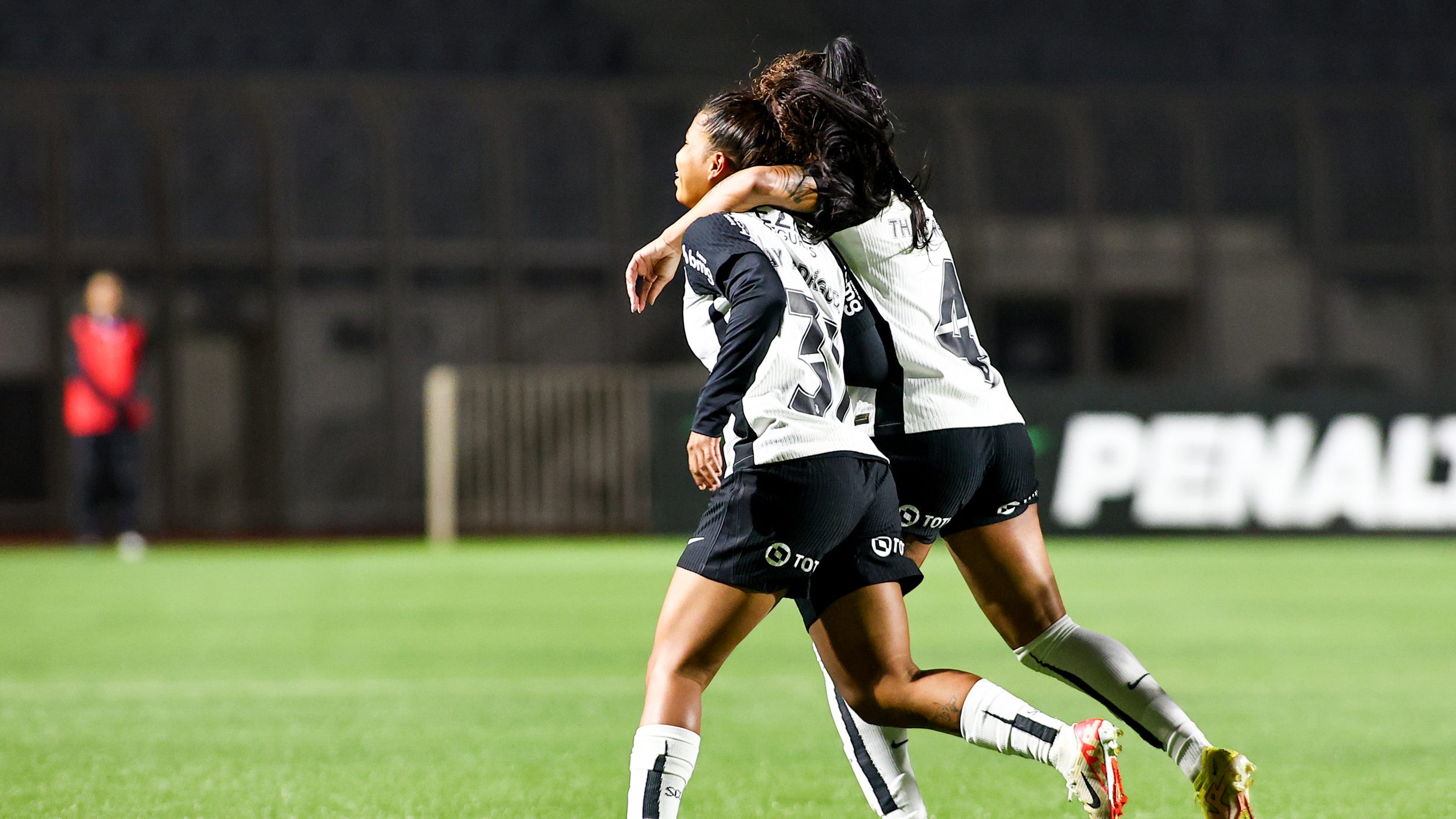 Corinthians tem prejuízo superior a R$ 100 mil em dois jogos da equipe feminina no Pacaembu