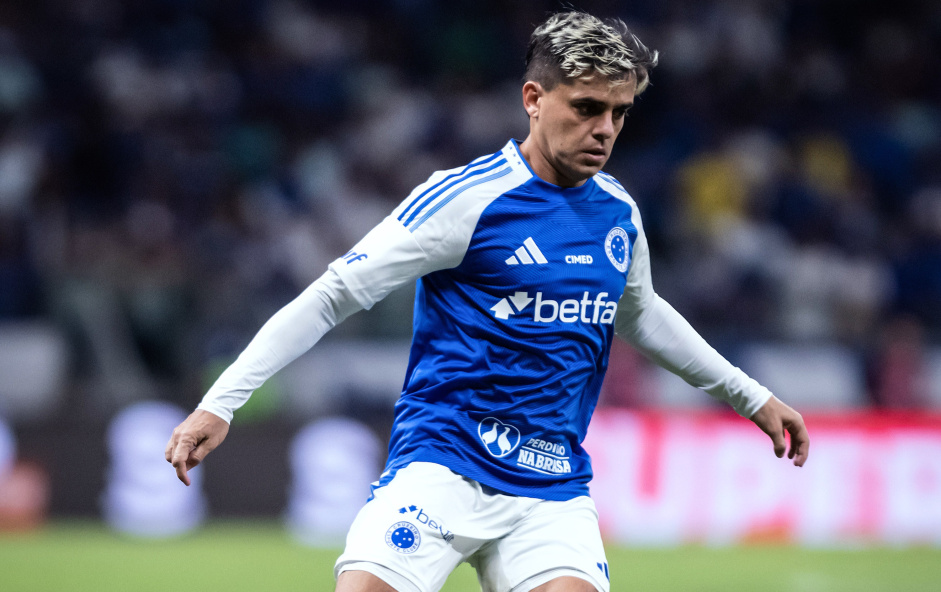 Emprestado pelo Corinthians ao Cruzeiro, lateral-direito sofre lesão e se torna desfalque por tempo indeterminado