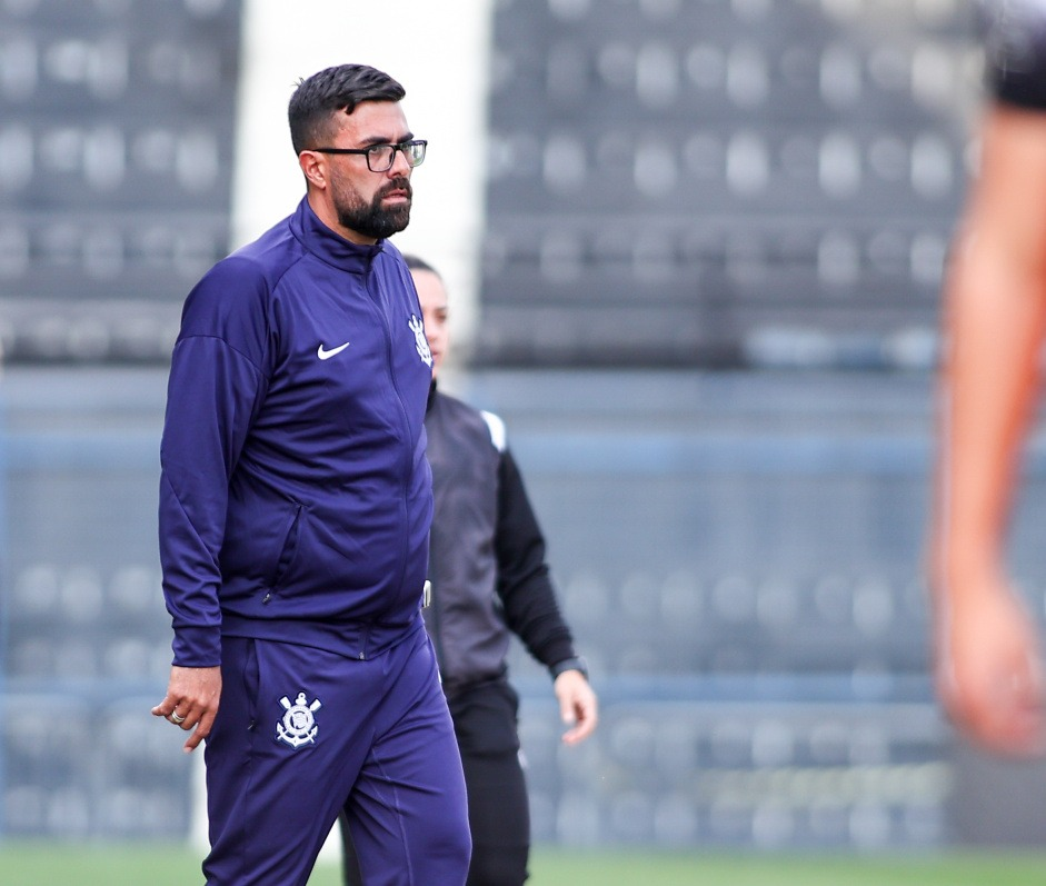Técnico do Sub-17 do Corinthians comenta expectativas para terceira fase do Campeonato Paulista