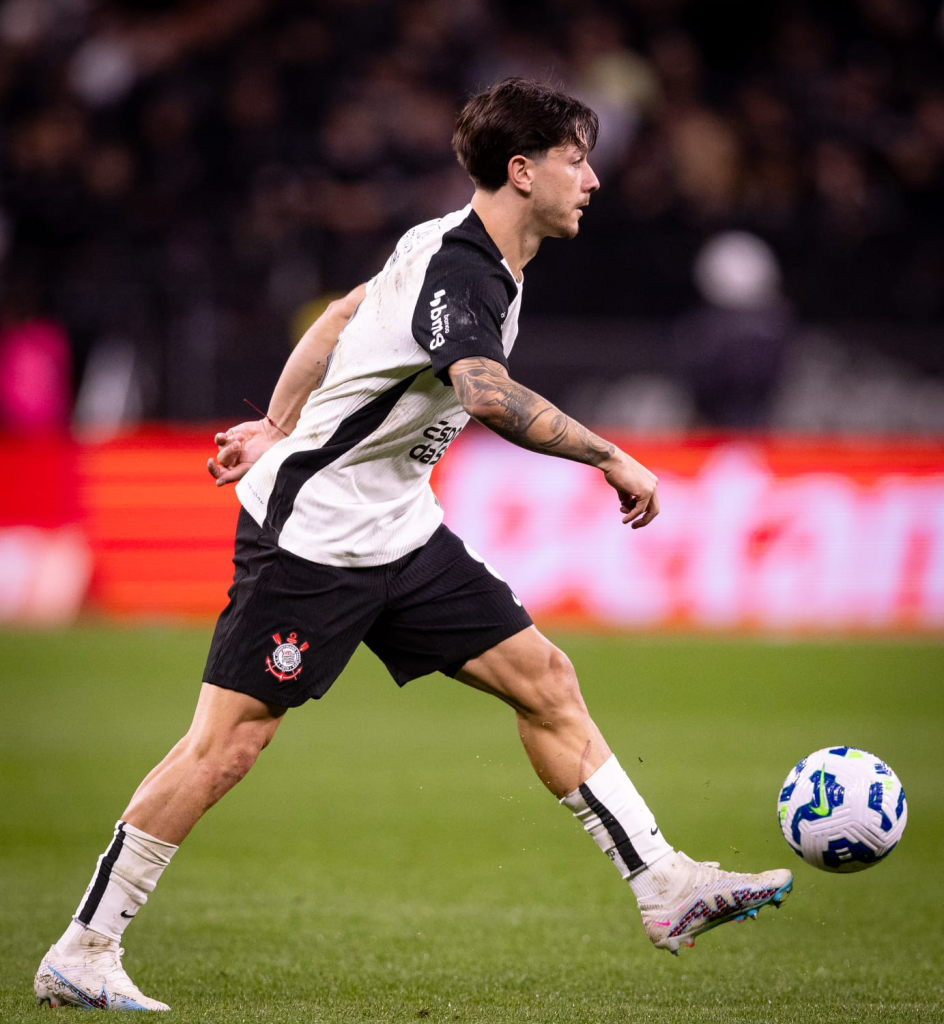 Meia do Corinthians lamenta má fase da equipe e avalia trabalho de Dorival Júnior - Central do Timão