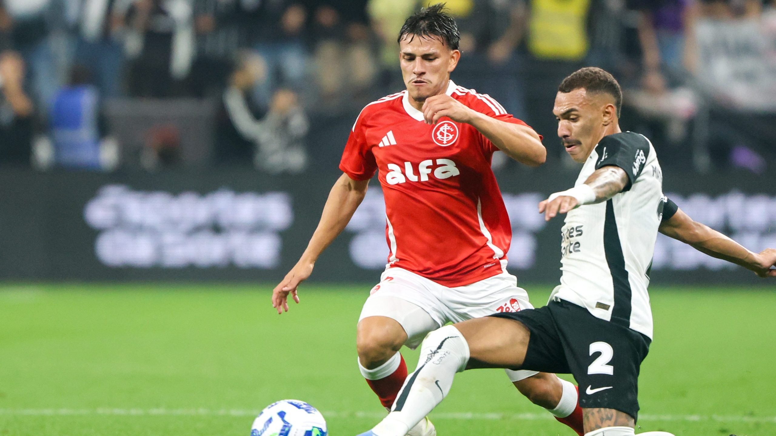 Corinthians enfrenta o Internacional em busca de ampliar retrospecto positivo no confronto