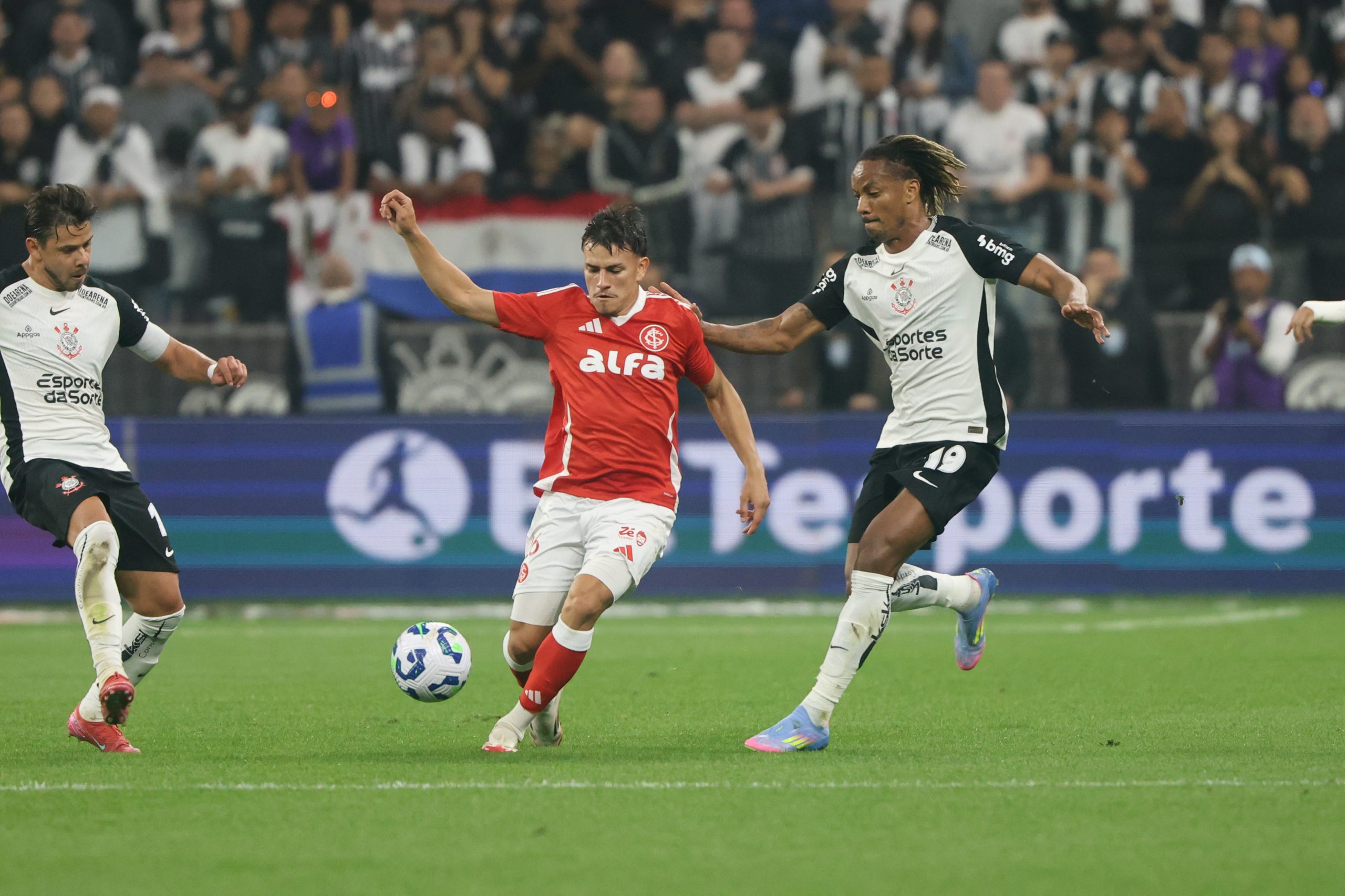 Corinthians divulga informações sobre ingressos para duelo contra o Internacional no Beira-Rio