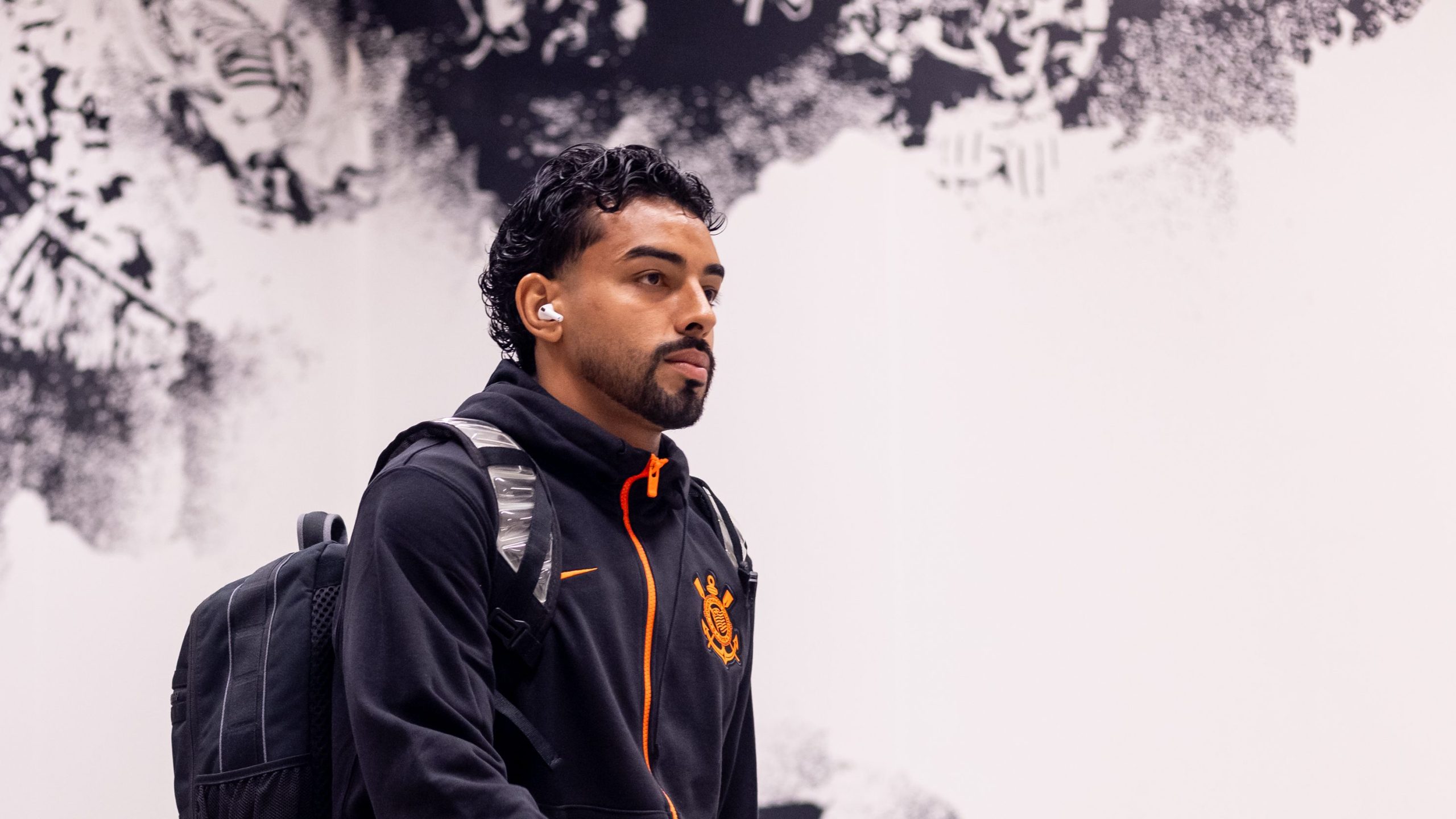 Matheus Bidu lamenta falta de efetividade do Corinthians no primeiro tempo: 