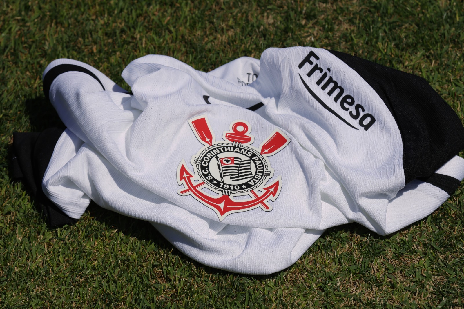 Corinthians anuncia parceria com empresa do setor alimentício para uniforme do time masculino