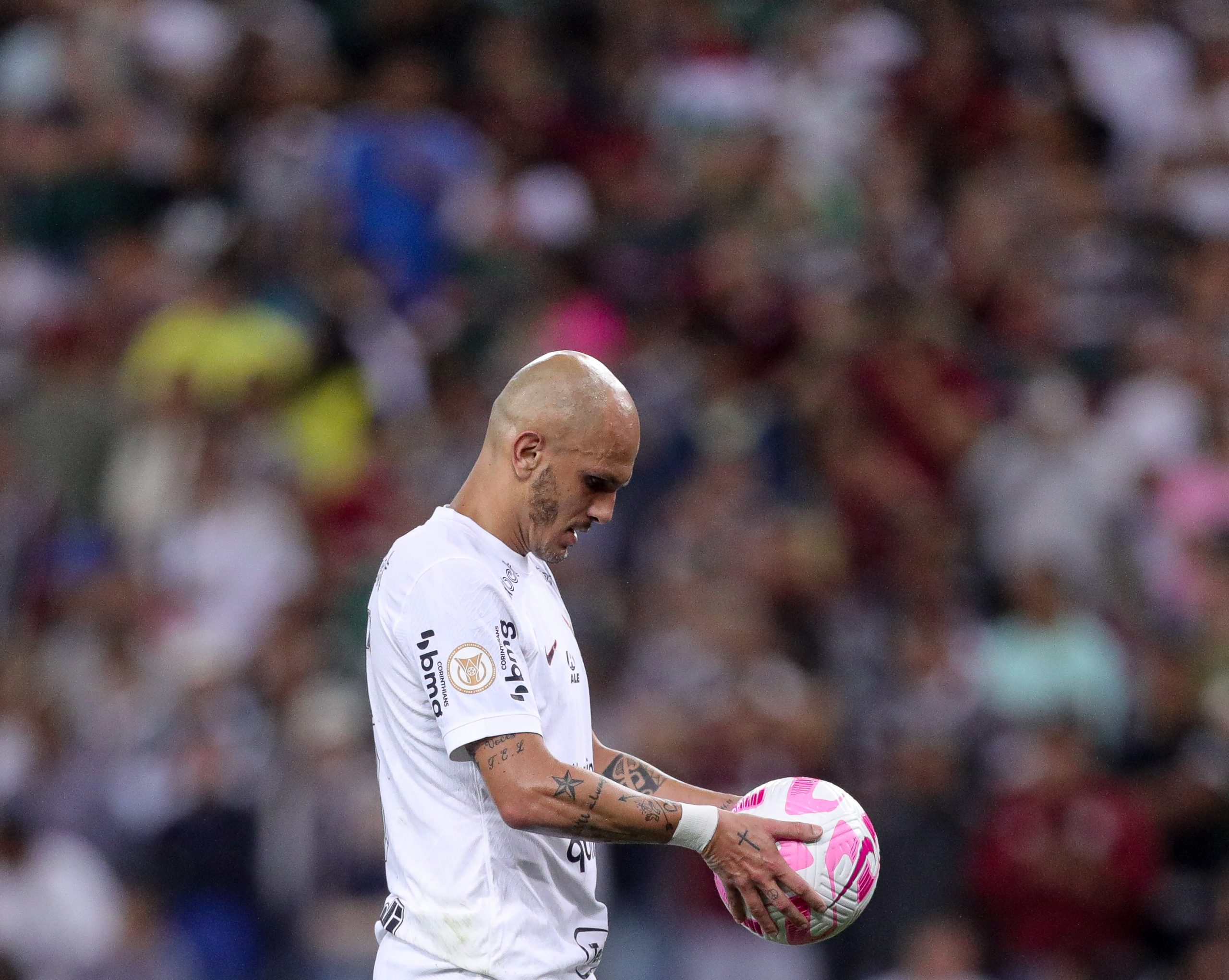 Especialista no quesito, ex-lateral do Corinthians comenta pênalti perdido por Yuri Alberto