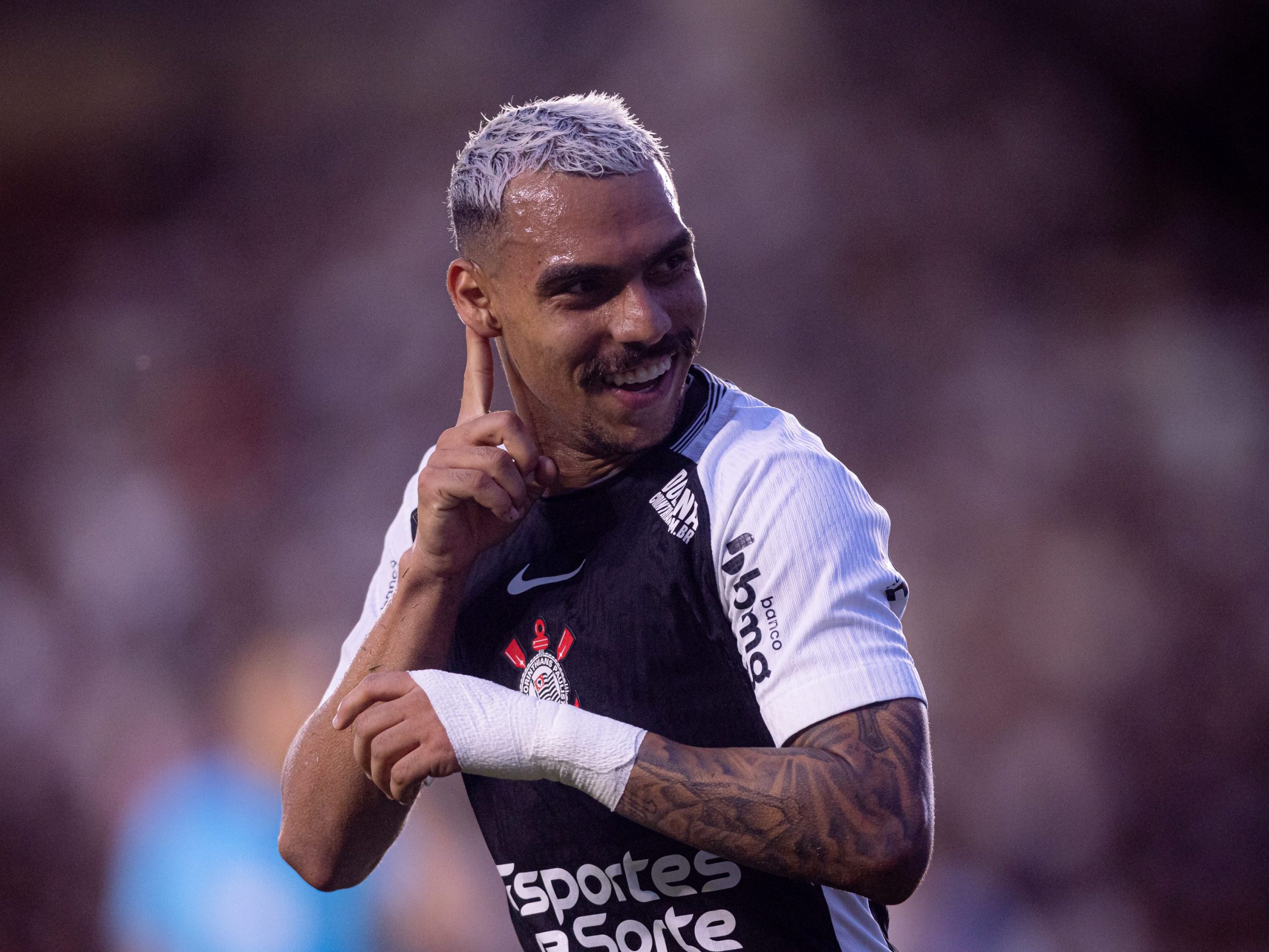 Em jogo morno, Corinthians aproveita única chance de gol e derrota Fluminense - Central do Timão
